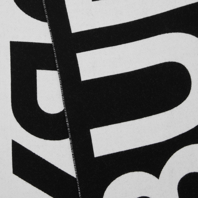 Burberry Logo Wool Jacquard Scarf outlook