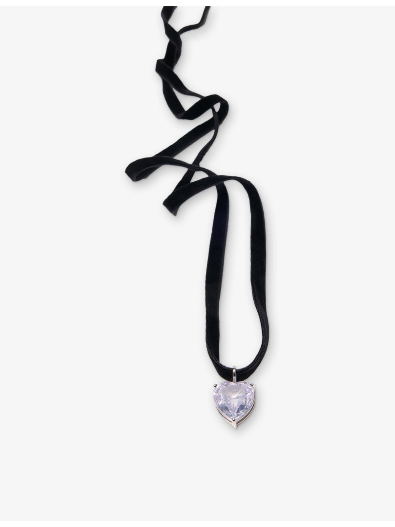 Heart-Pendant Velvet Choker Necklace 3