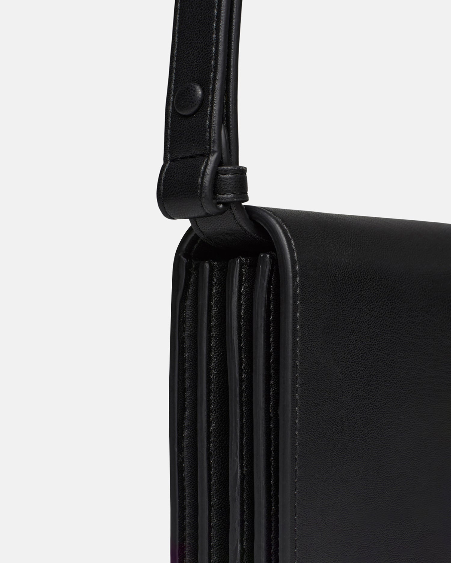 Alt-Nappa Shoulder Bag - 5