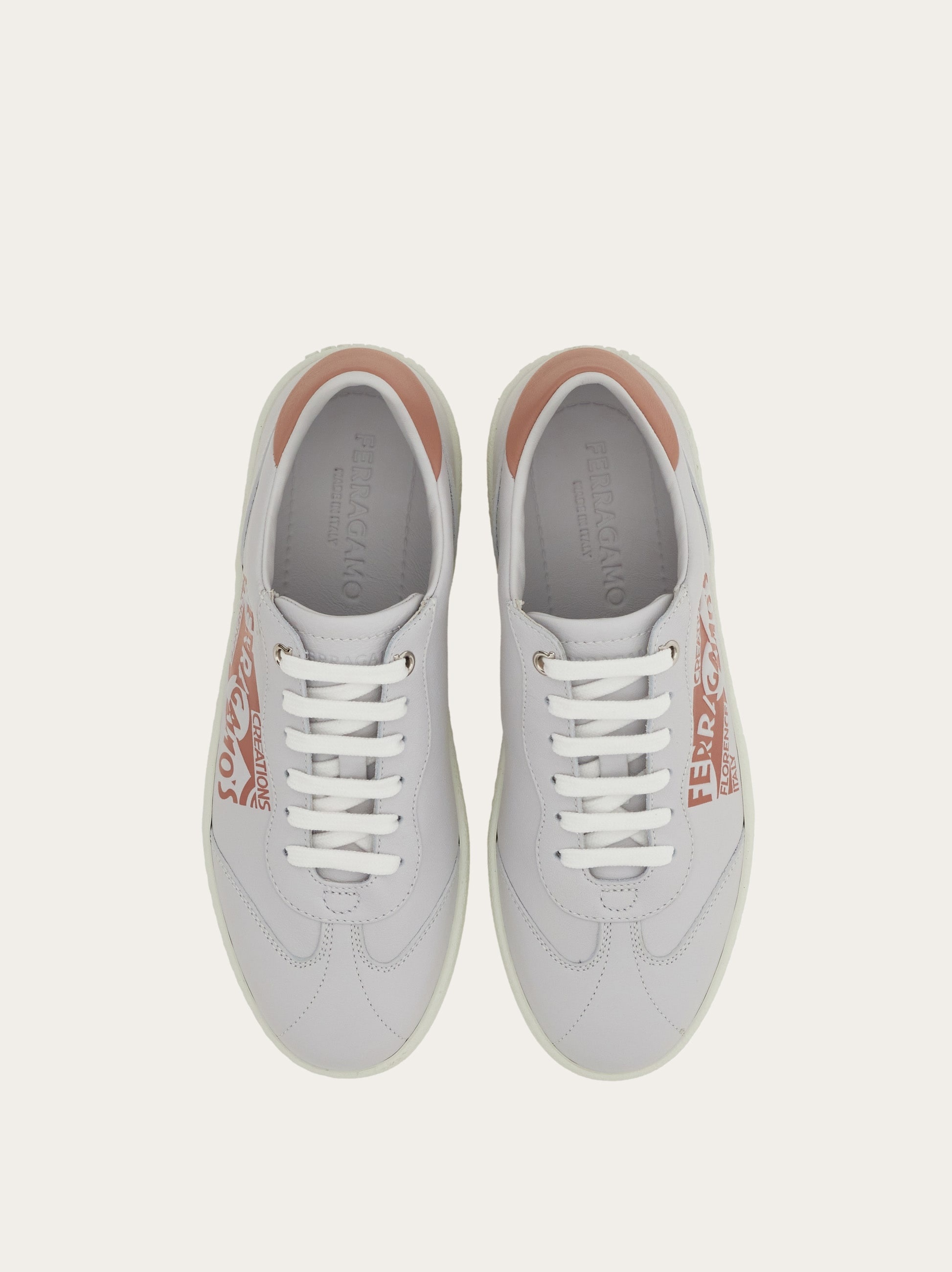 Low top sneaker with logo - 2