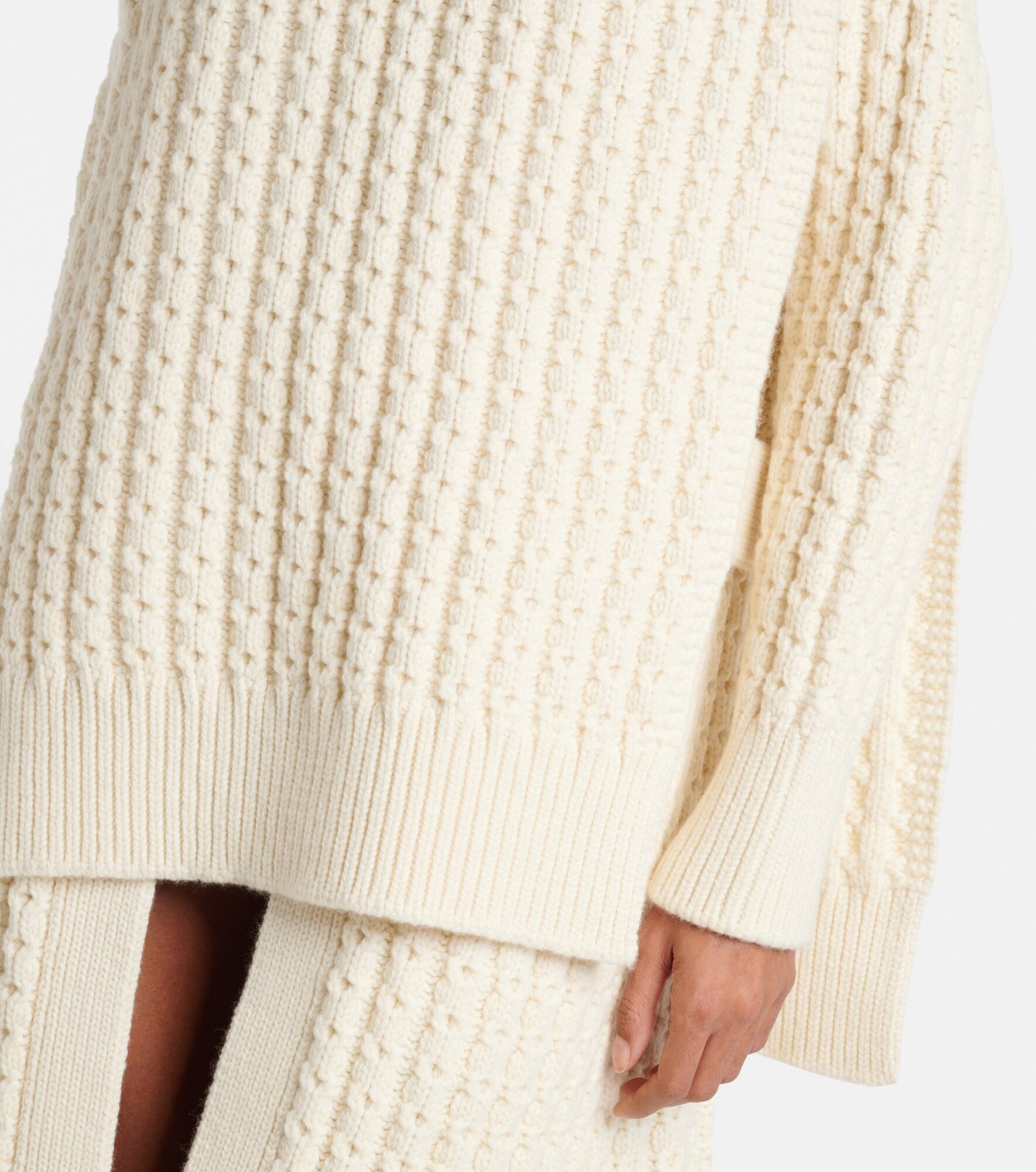 Wool sweater vest - 5
