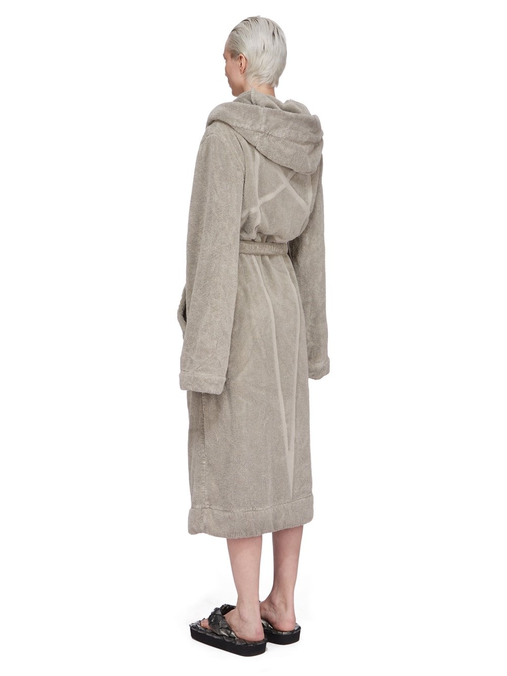 BATHROBE - 10