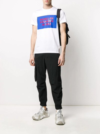 Moncler logo-print T-shirt outlook