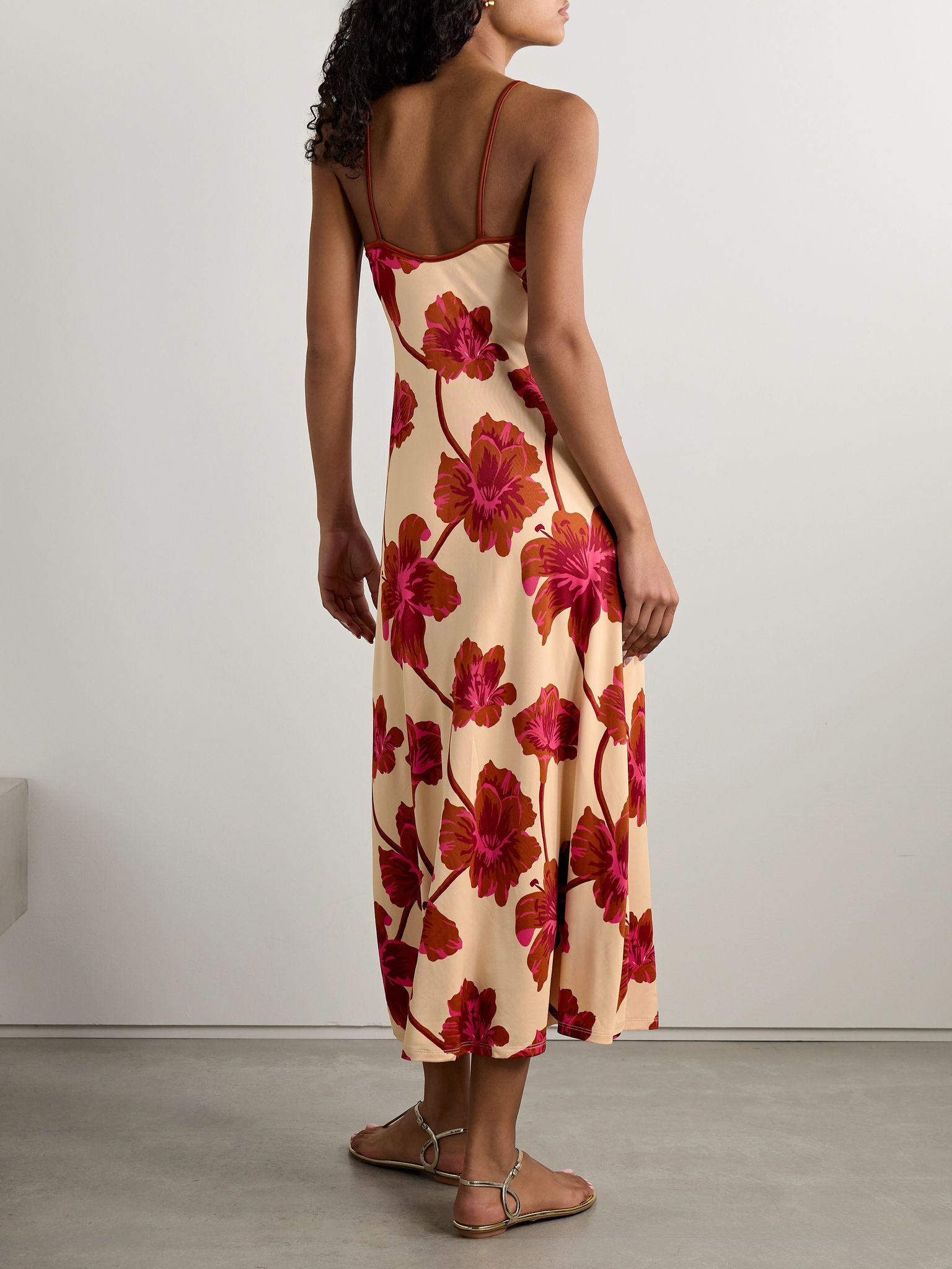 Sendero De Astromelias floral-print satin maxi dress Ecru - 3