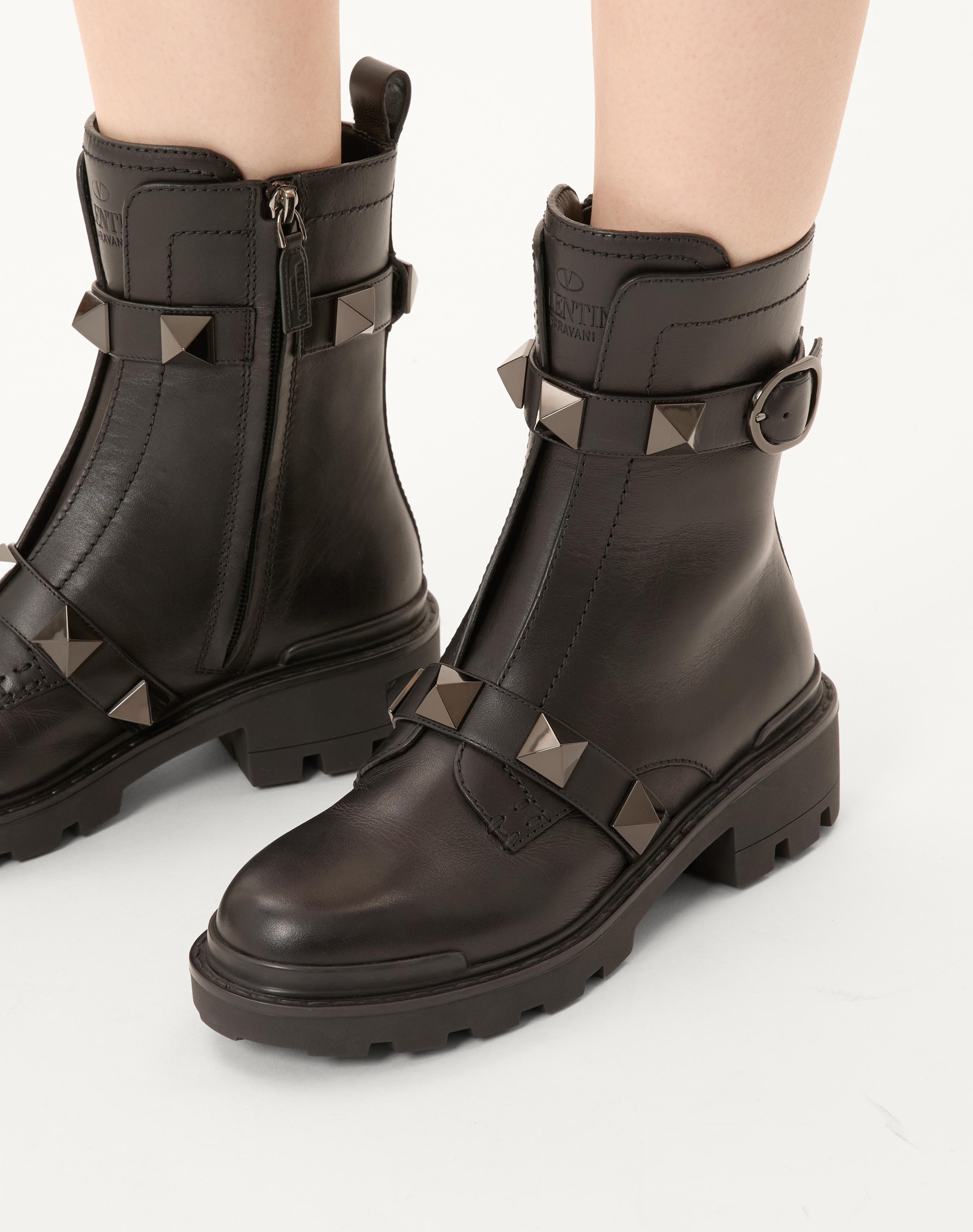 ROMAN STUD CALFSKIN COMBAT BOOT WITH TONAL STUDS 40MM - 6