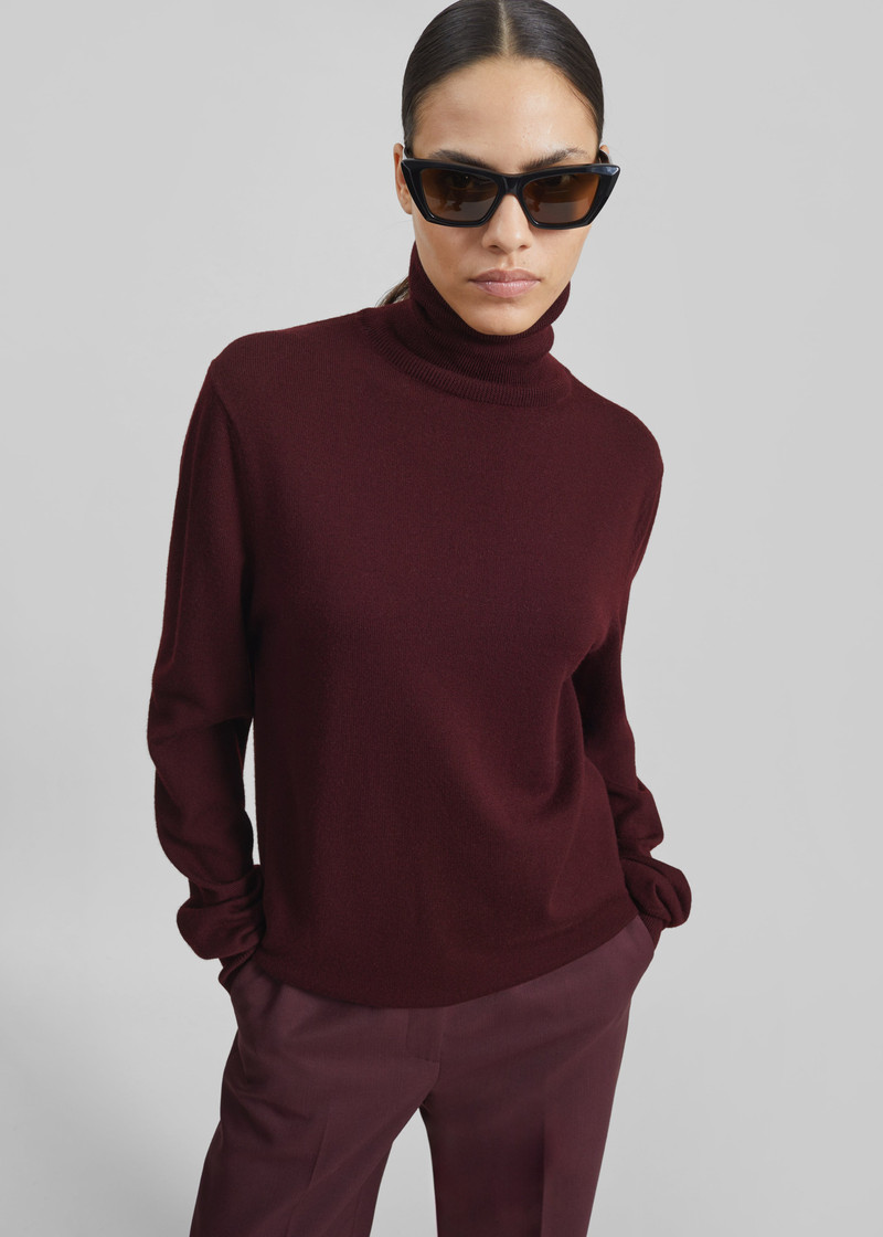 The Frankie Shop Eve Thin Turtleneck Sweater - Burgundy outlook