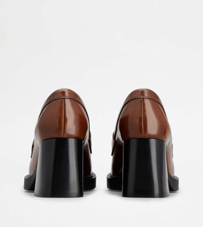 Tod's LOAFERS IN LEATHER WITH HEEL - BROWN outlook