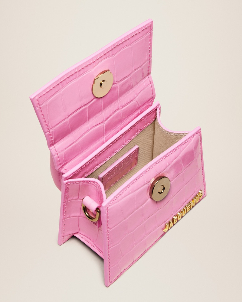 JACQUEMUS Le Chiquito outlook