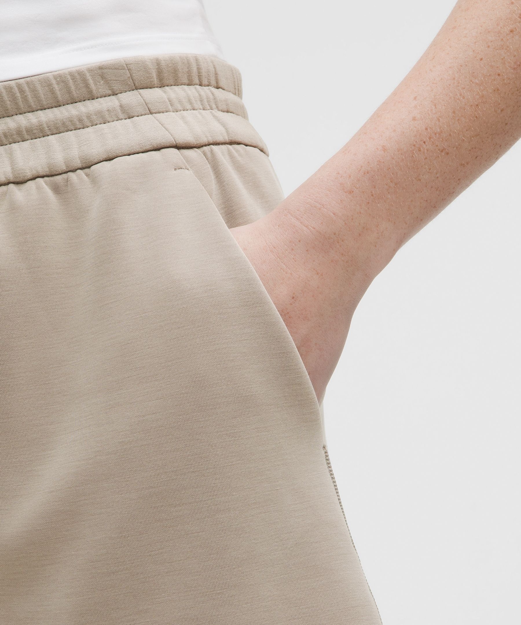 Softstreme High-Rise Short 4" - 5