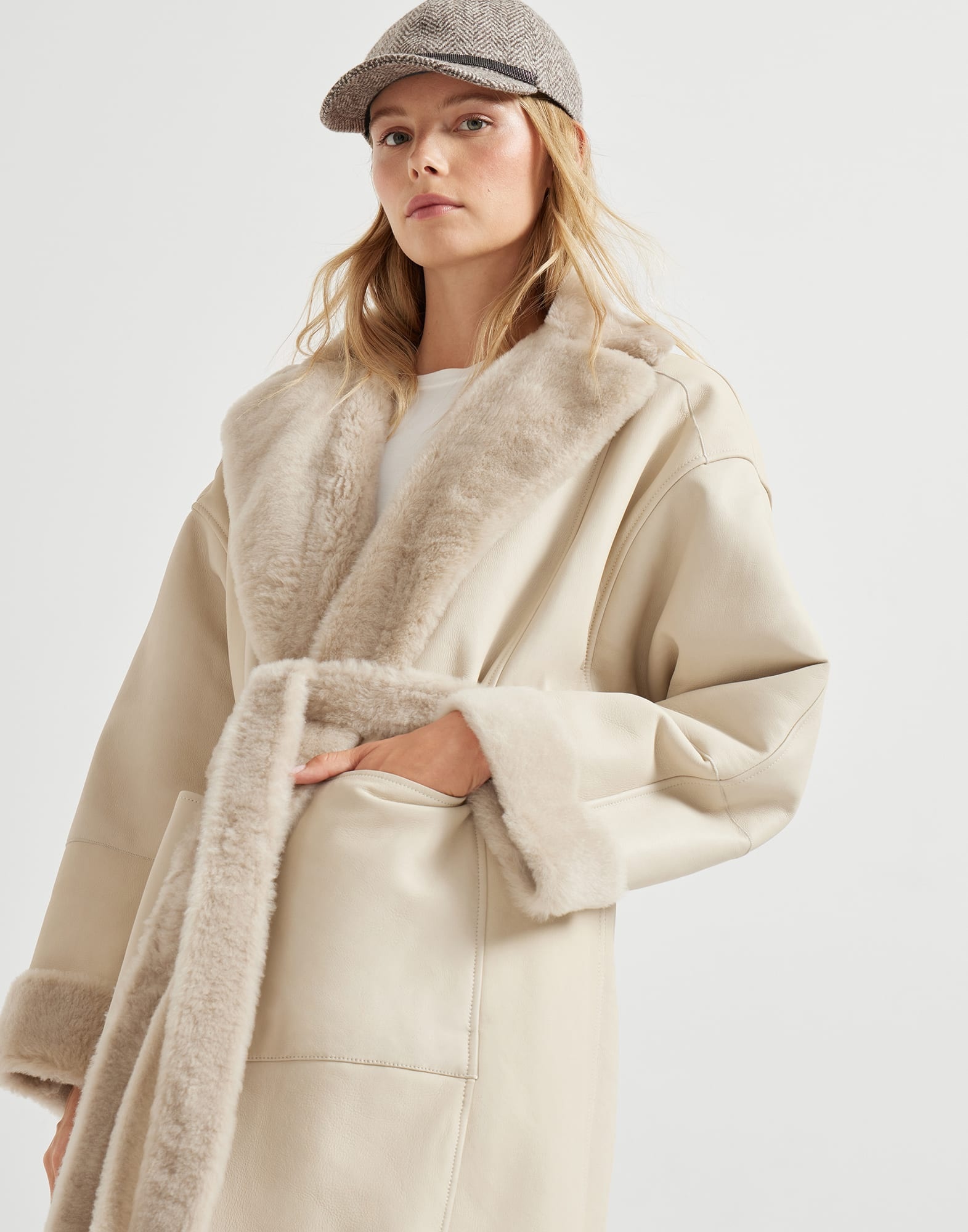 Reversible shearling coat with shiny detail - 4
