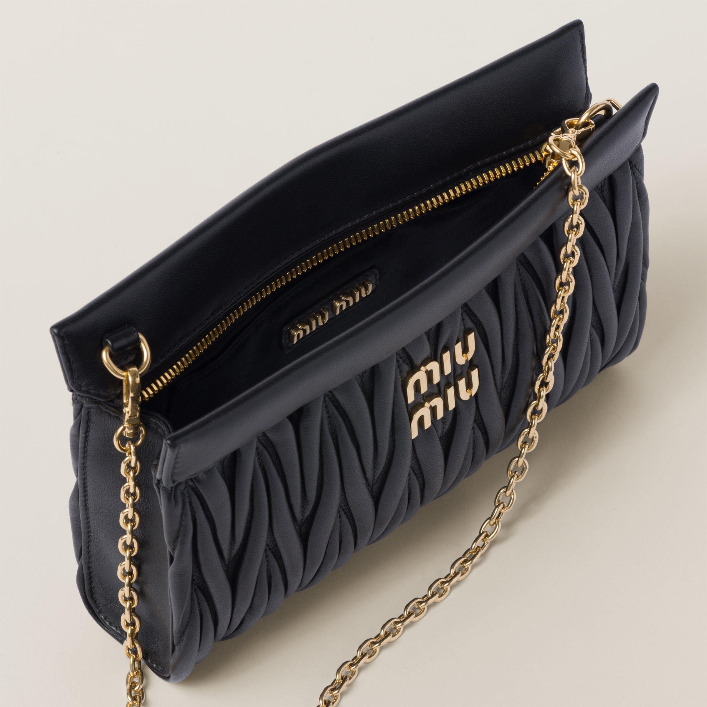 Matelassé nappa leather clutch - 6