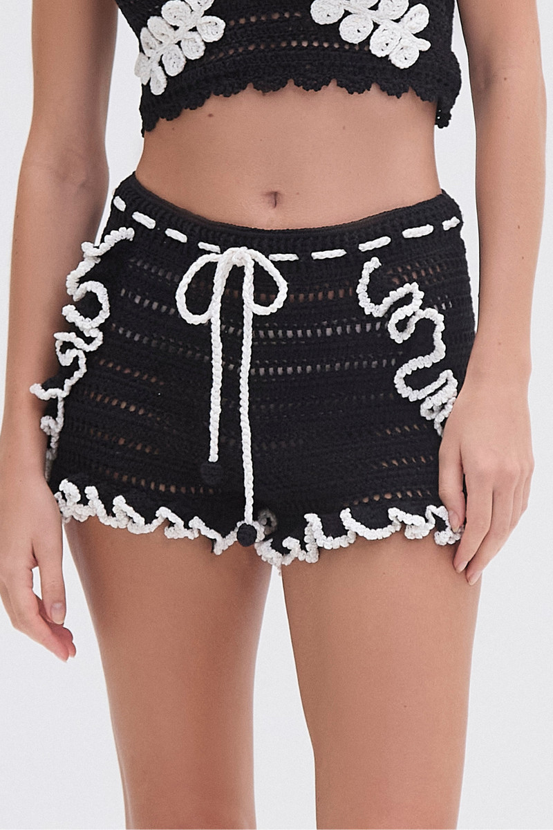 PatBO POPPY CROCHET FLOWER SHORT outlook
