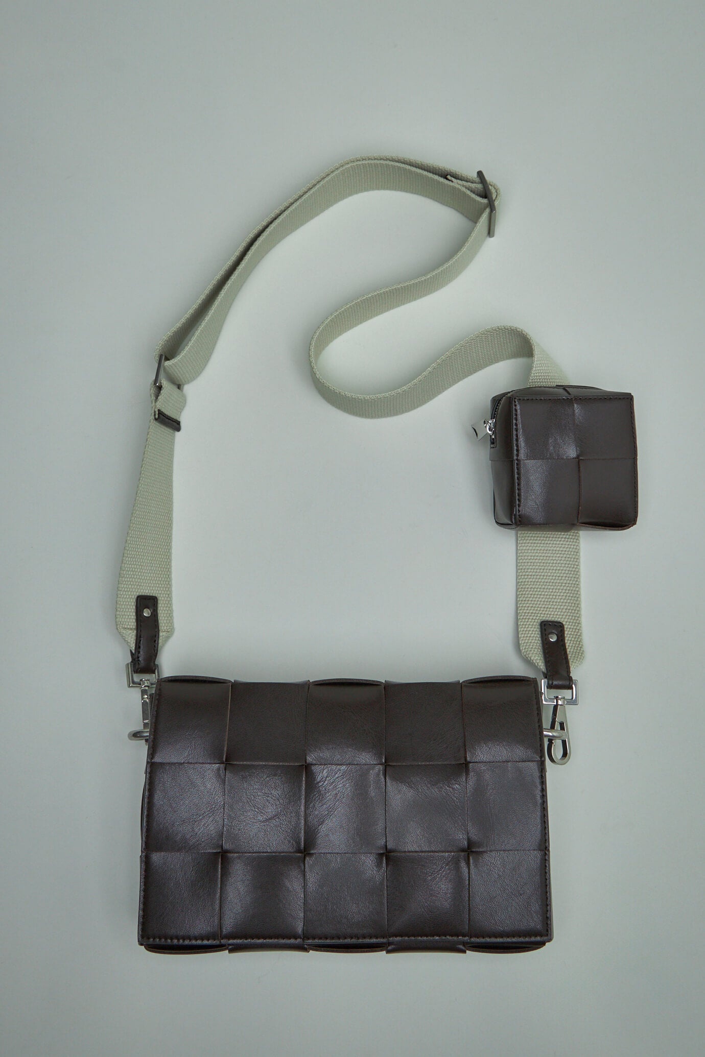 Bottega Veneta Cassette With Versatile Strap | labelsfashion