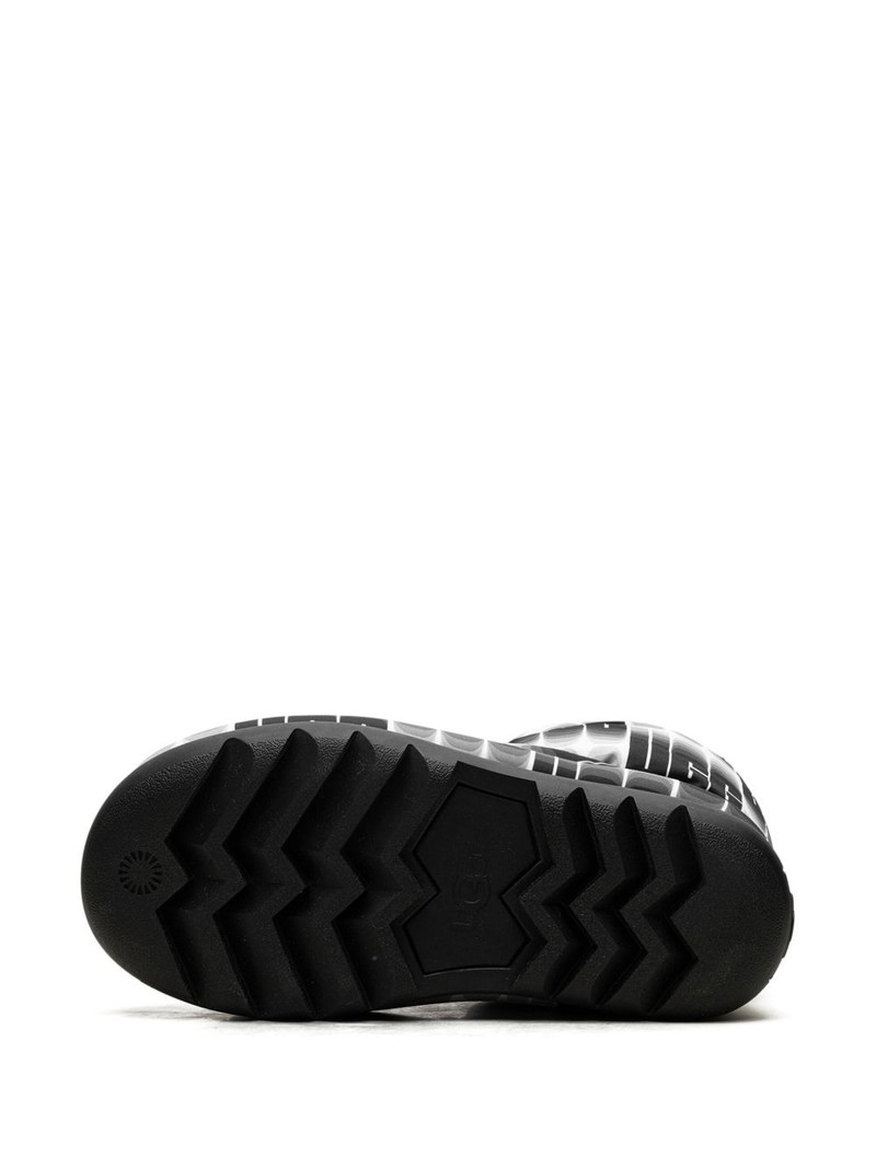 Classic Maxi Wavelength Short "Black/White" boots 4
