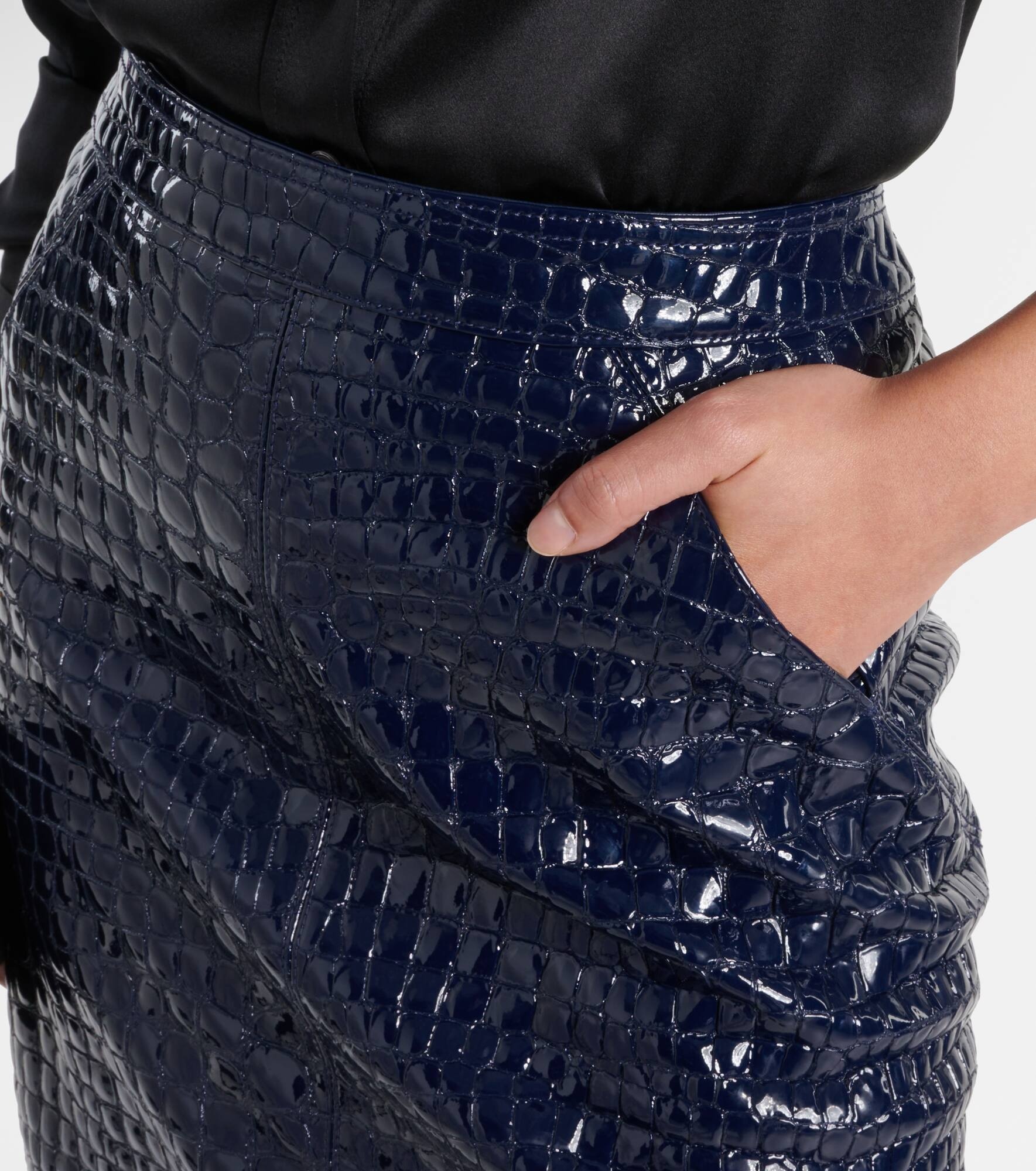 Croc-effect leather midi skirt - 4