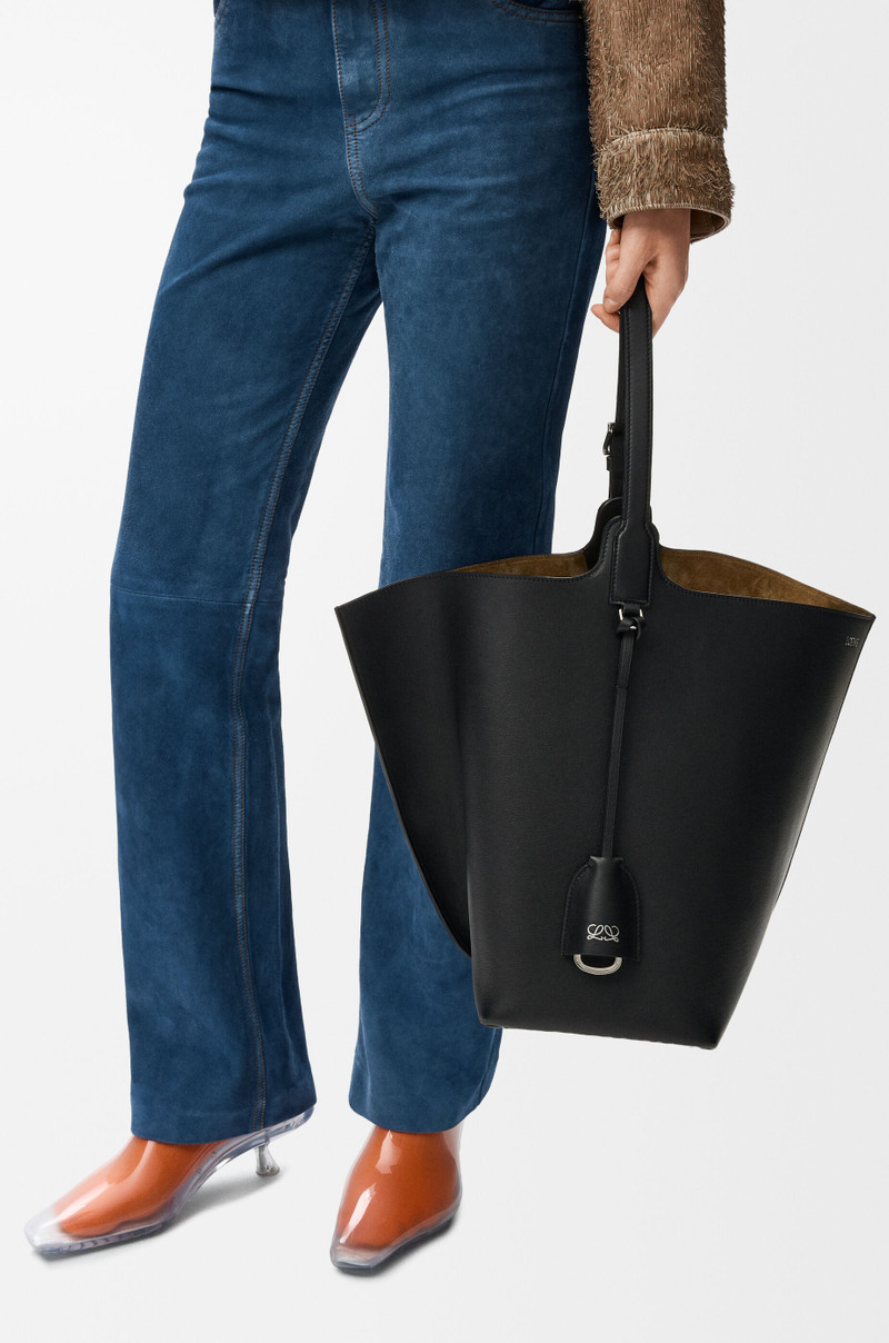 Loewe Large Bilbao bucket in smooth calfskin outlook