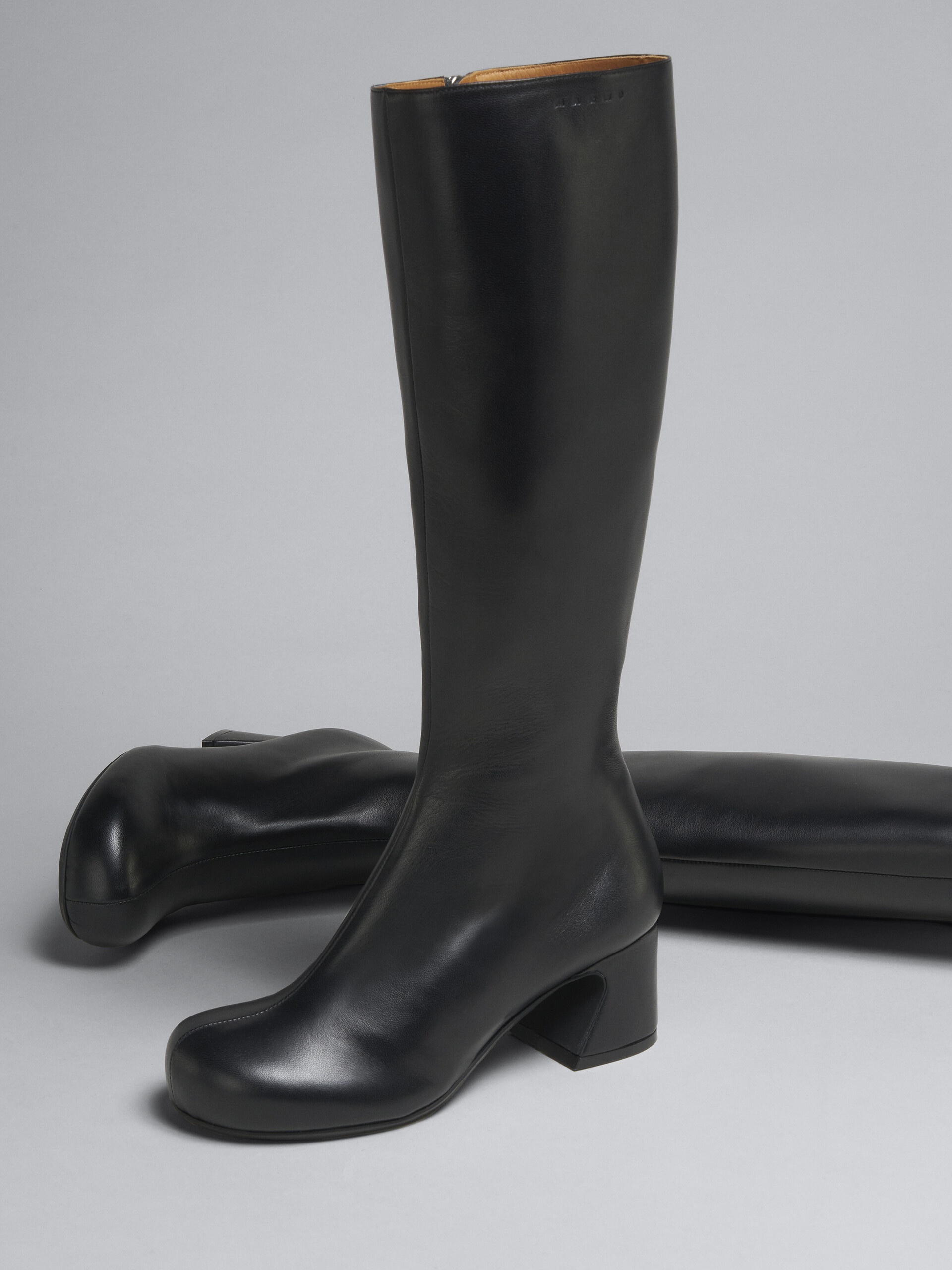 BLACK LEATHER BOOT - 4