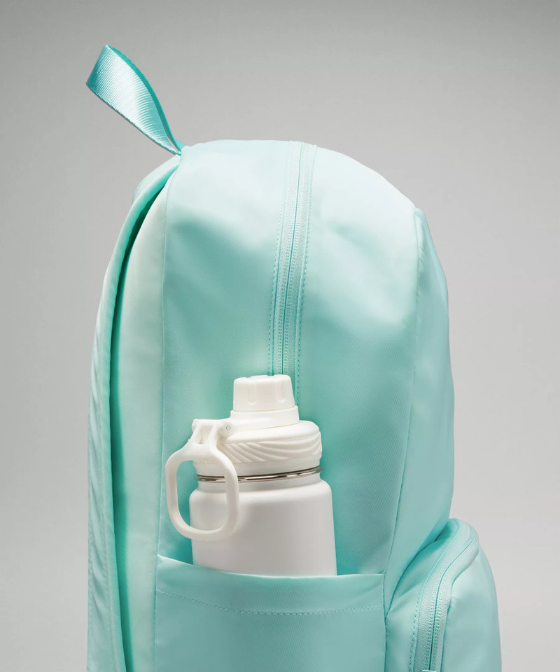 Everywhere Backpack 22L 3