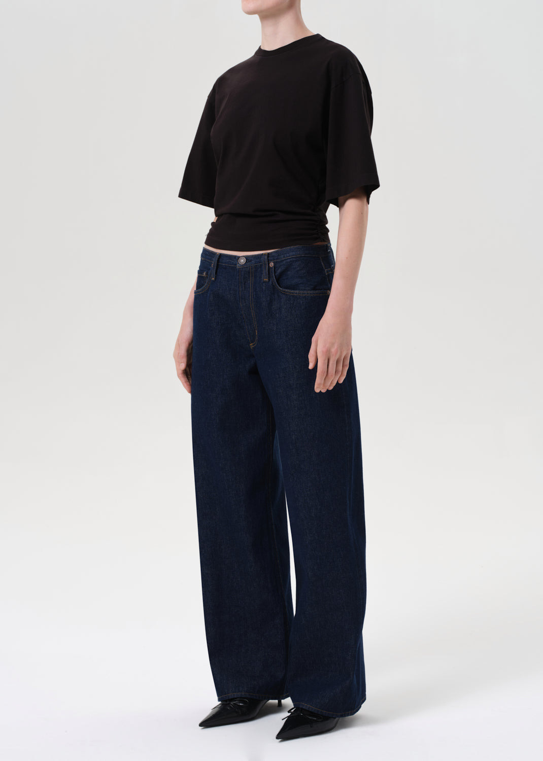 SHARI TEE IN BLACK - 5