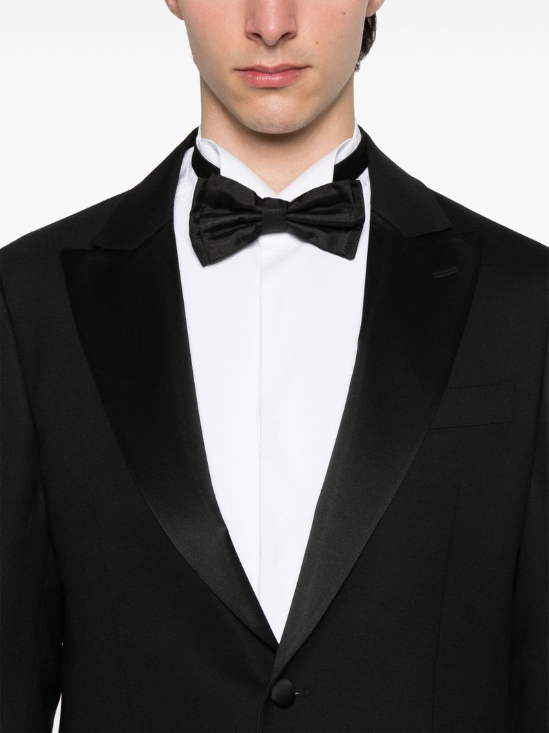single-breasted suit 4