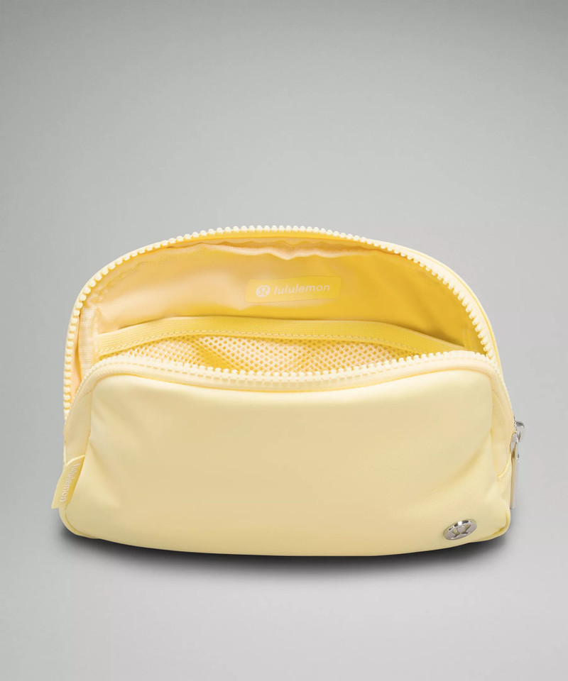 Everywhere Belt Bag with Long Strap 1L 4