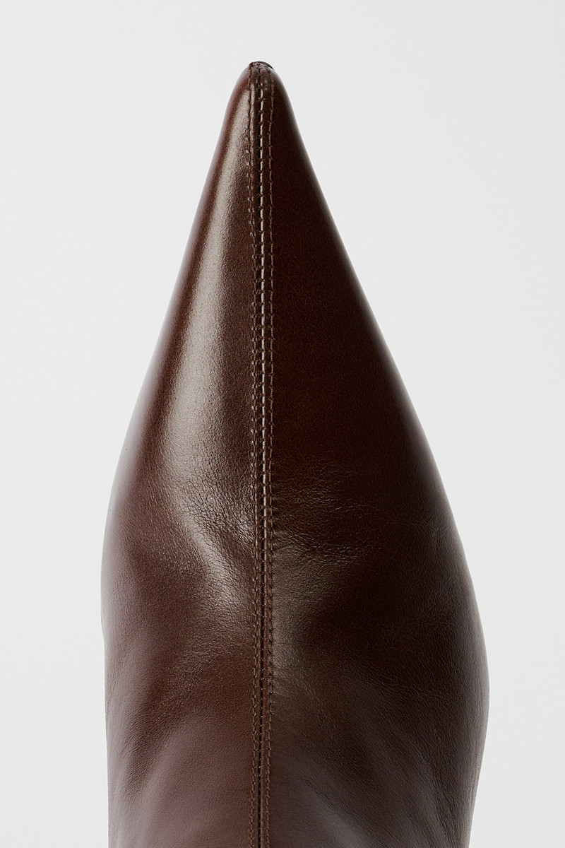 Our Legacy Slim Boot Castagno Satin Bovine outlook
