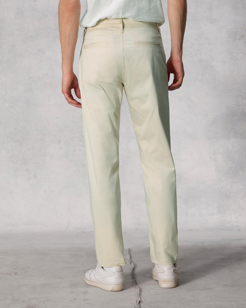 Standard Cotton Chino
Classic Fit 4