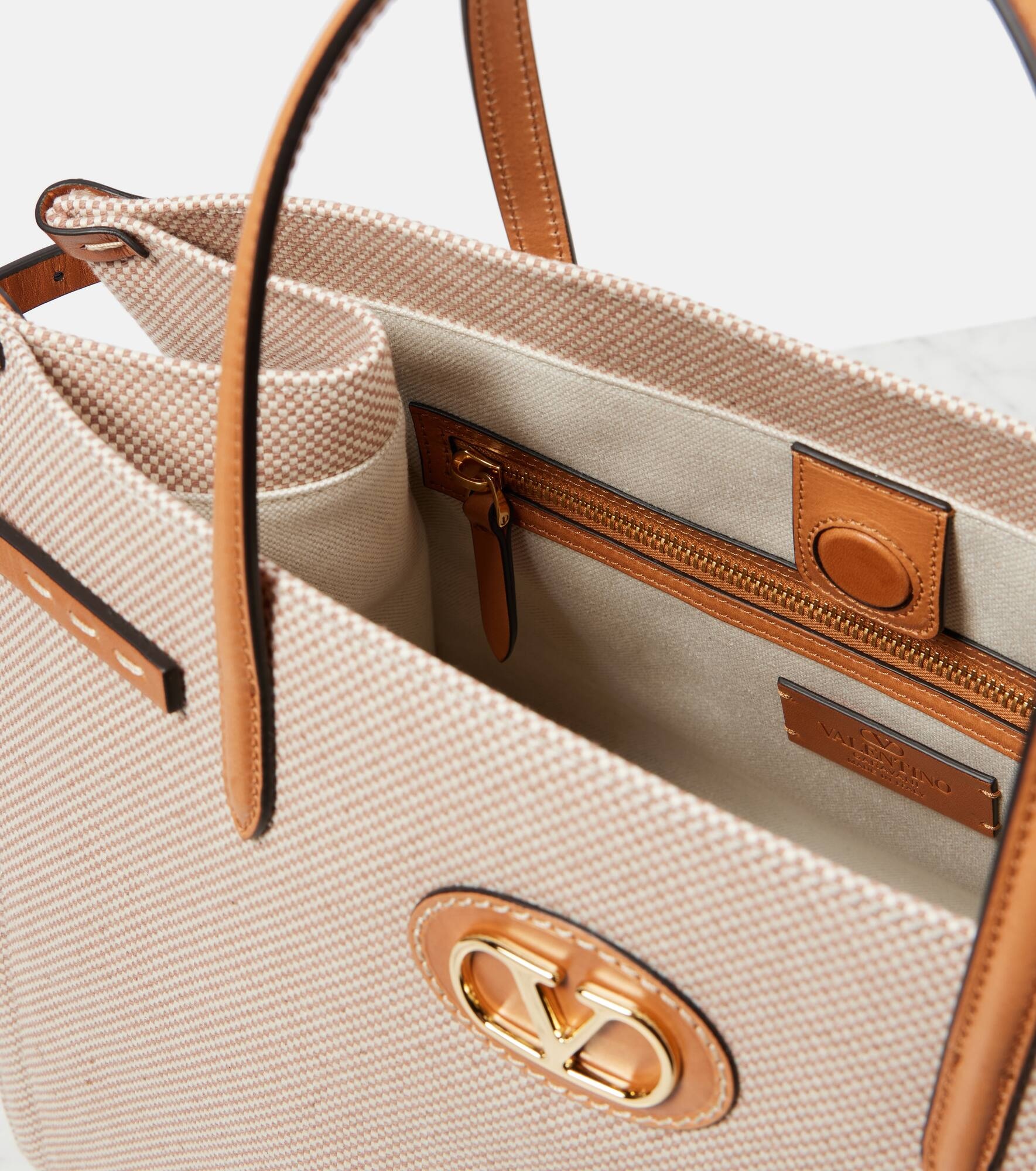 VLogo Mini leather-trimmed shoulder bag - 3