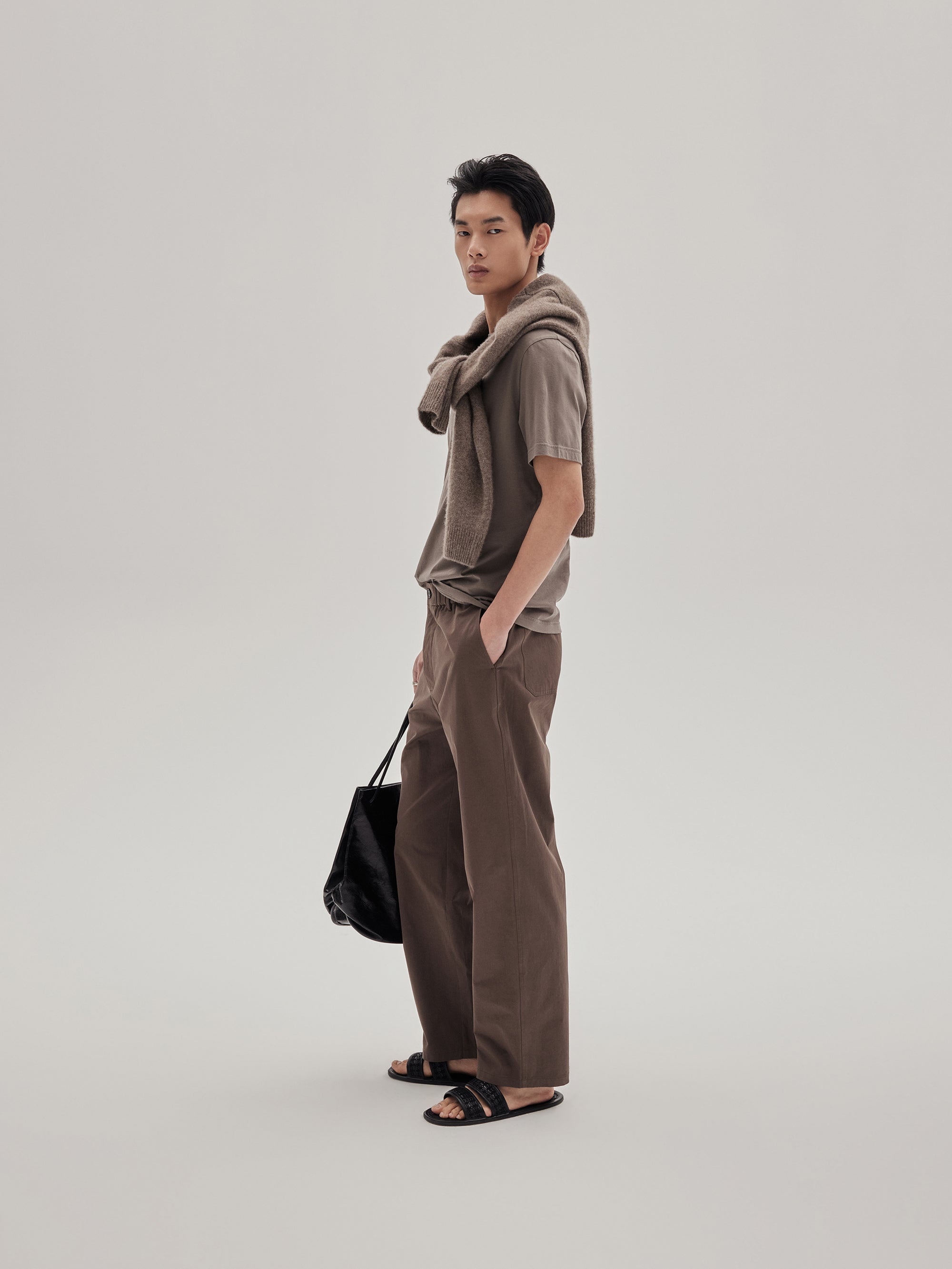 Easy Trousers in Dark Brown - 2