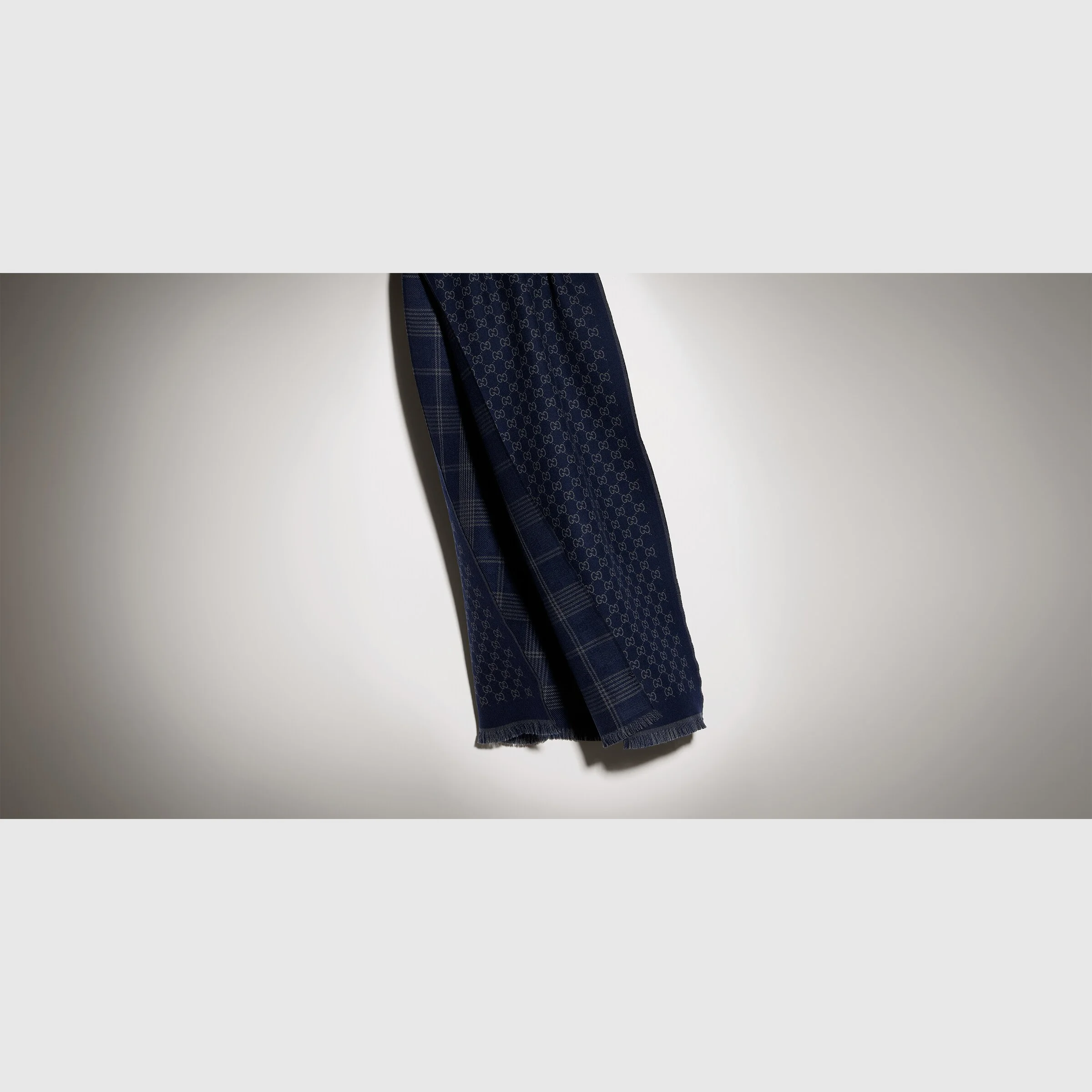 Reversible wool jacquard scarf - 1