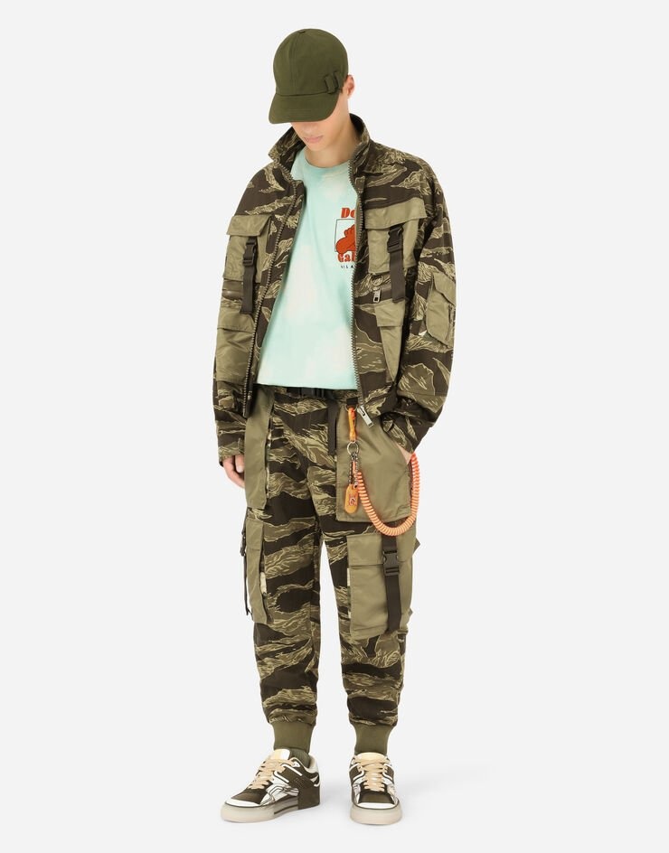 Cotton jogging pants with camouflage print - 6