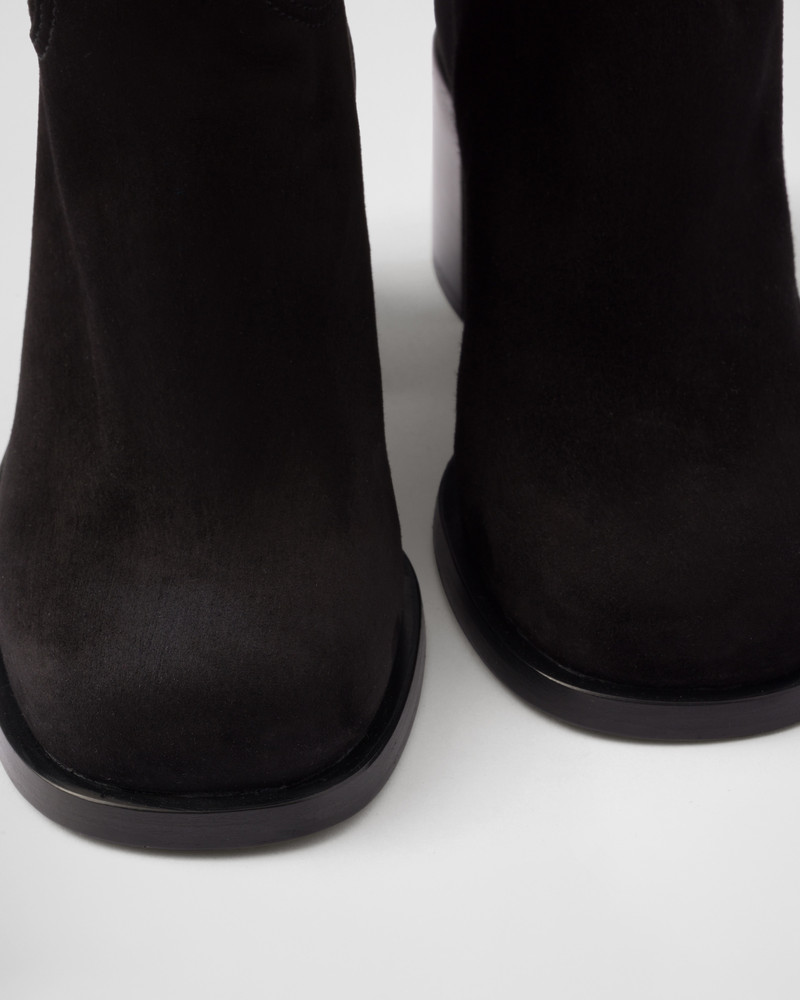 Suede boots 6