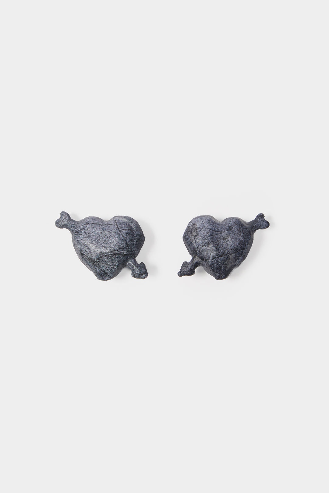 SMALL 'CUORE DI PIETRA' EARRINGS SILVER / matte grey - 1