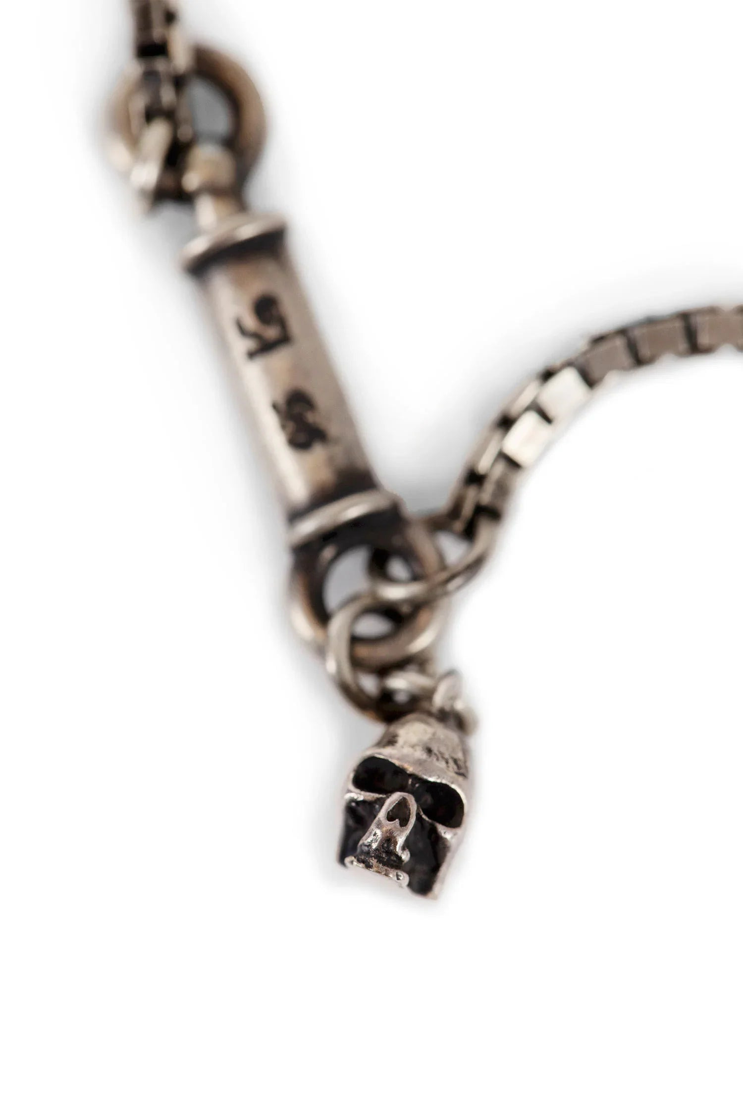 Symbol-Skull-Necklace - 3