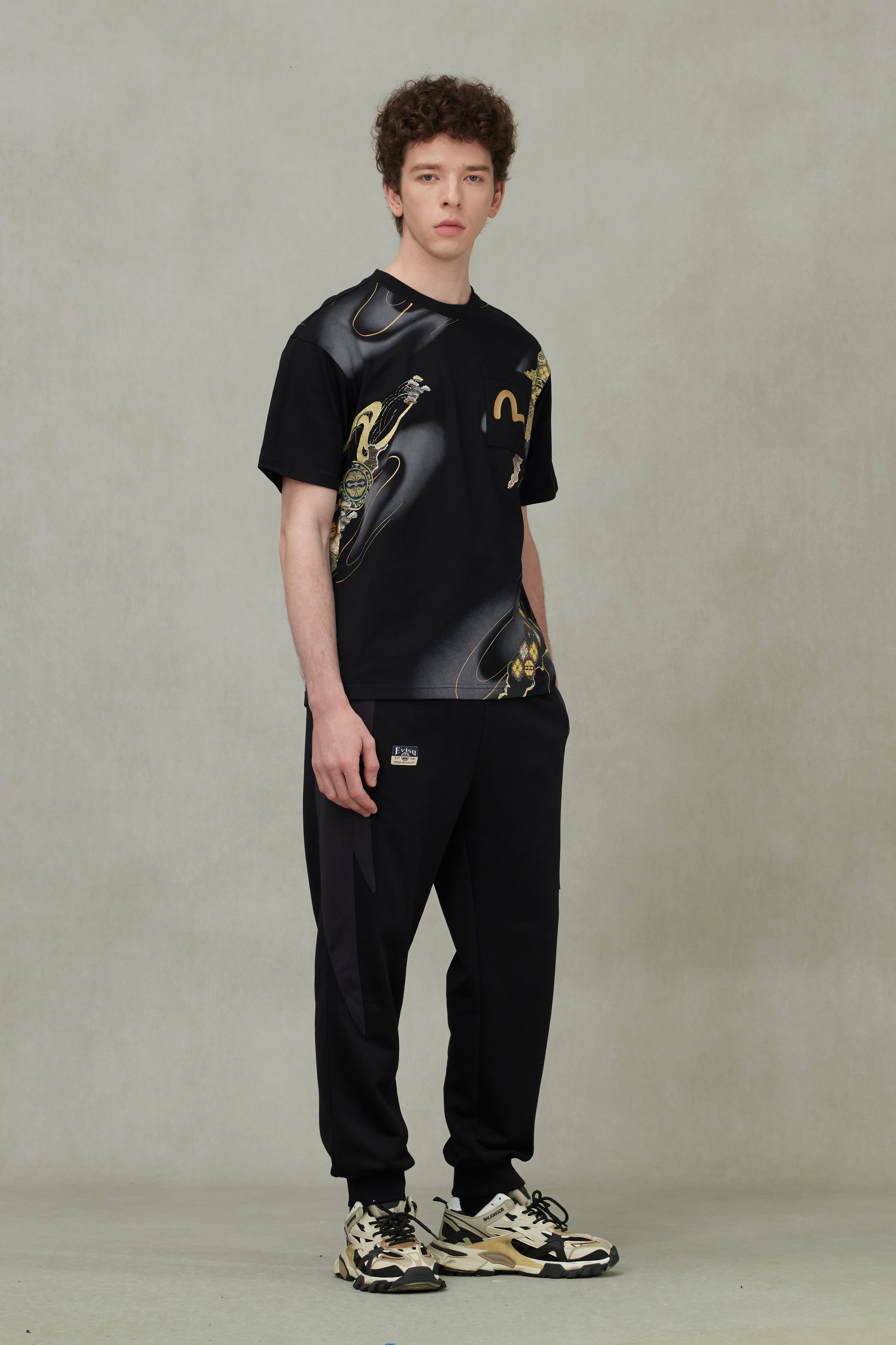 Brocade Kamon and Allover Print Relax Fit T-Shirt - 3