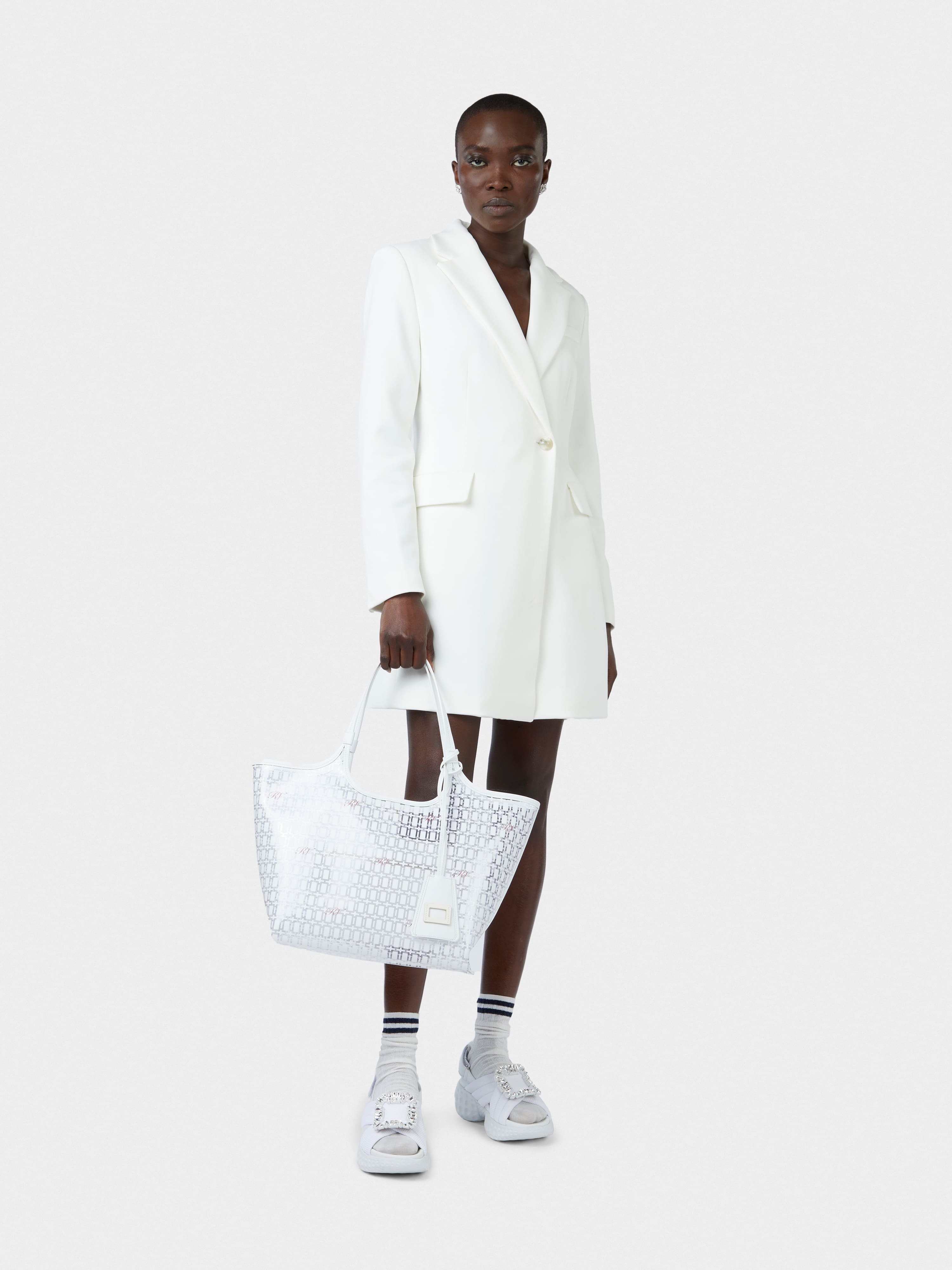 【Roger Vivier】グランヴィヴィエ ミディアム PVC トートバッグ Roger Vivier】グランヴィヴィエ ミディアム PVC トートバッグ