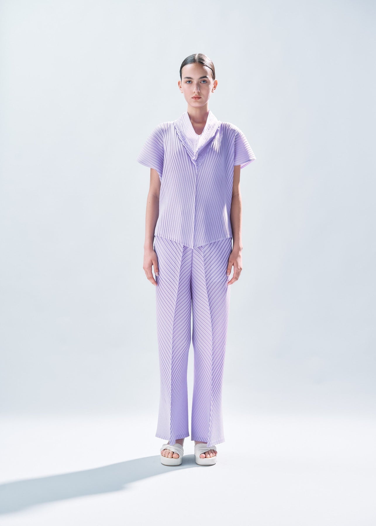 PAPER LIKE PLEATS PANTS - 2