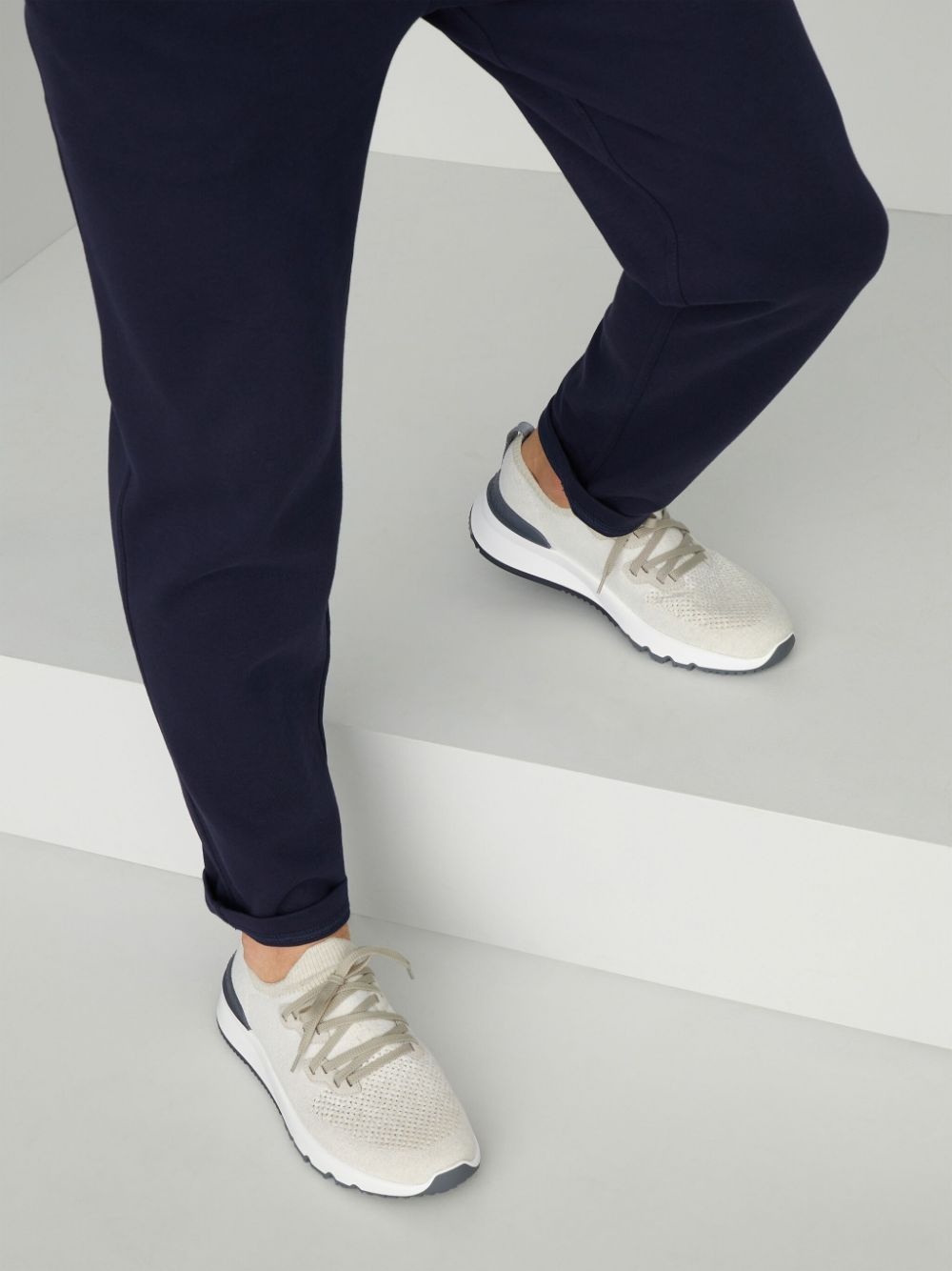 perforated-detail low-top sneakers - 5