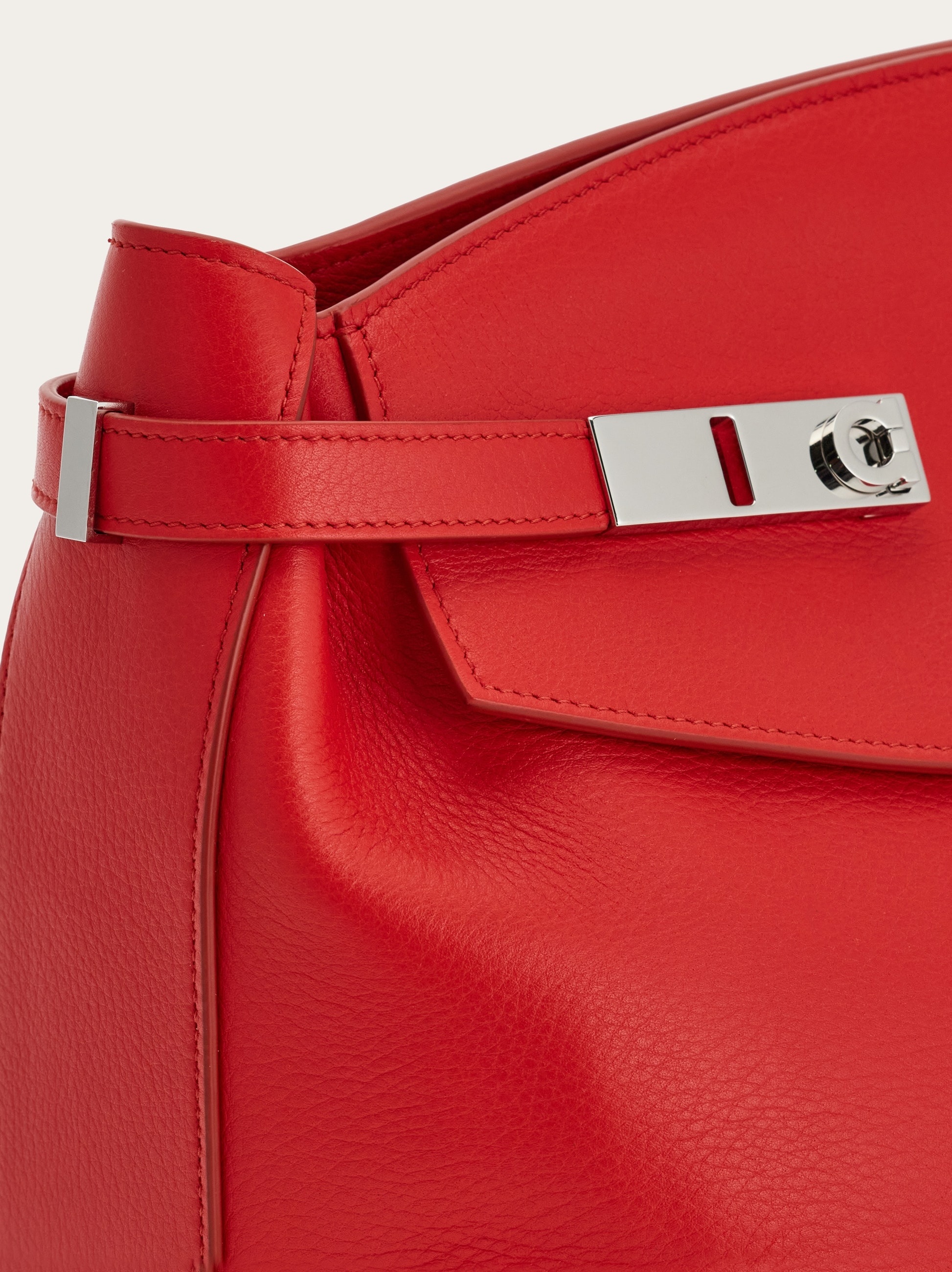 Hug shoulder bag - 8