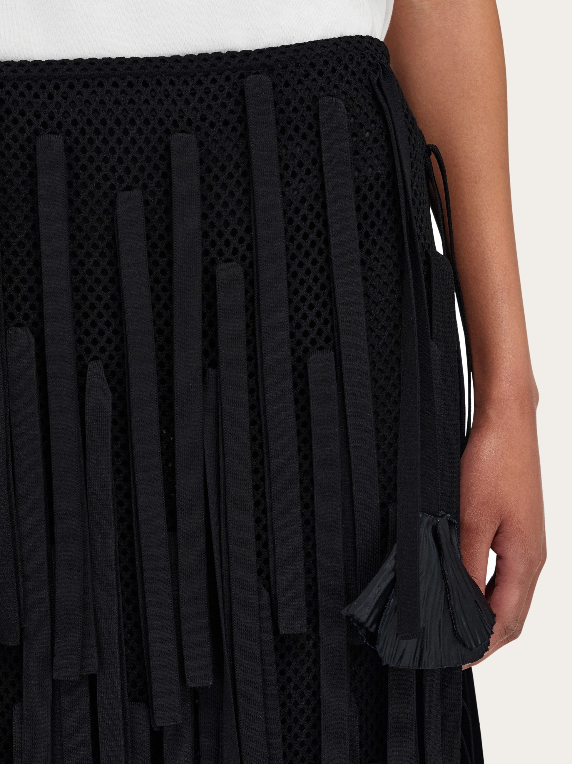 Mesh skirt with flower detail - 5