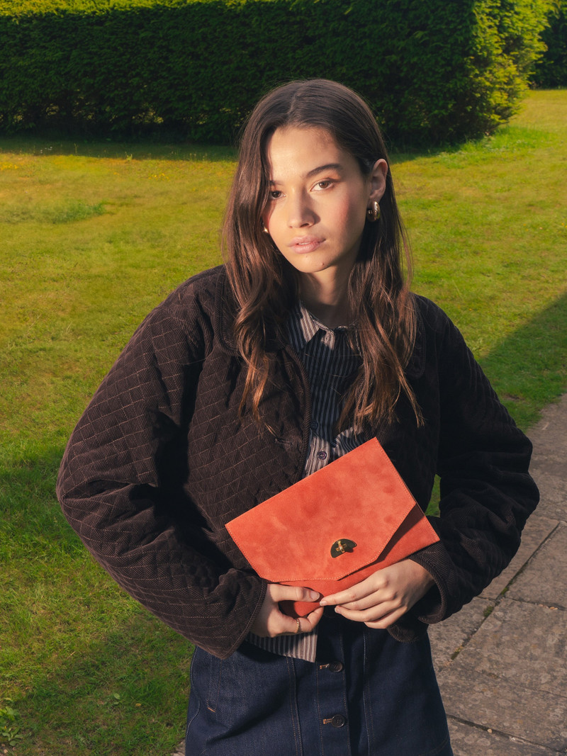 The Twist Lock Pouch - Cinnamon with Suede 3