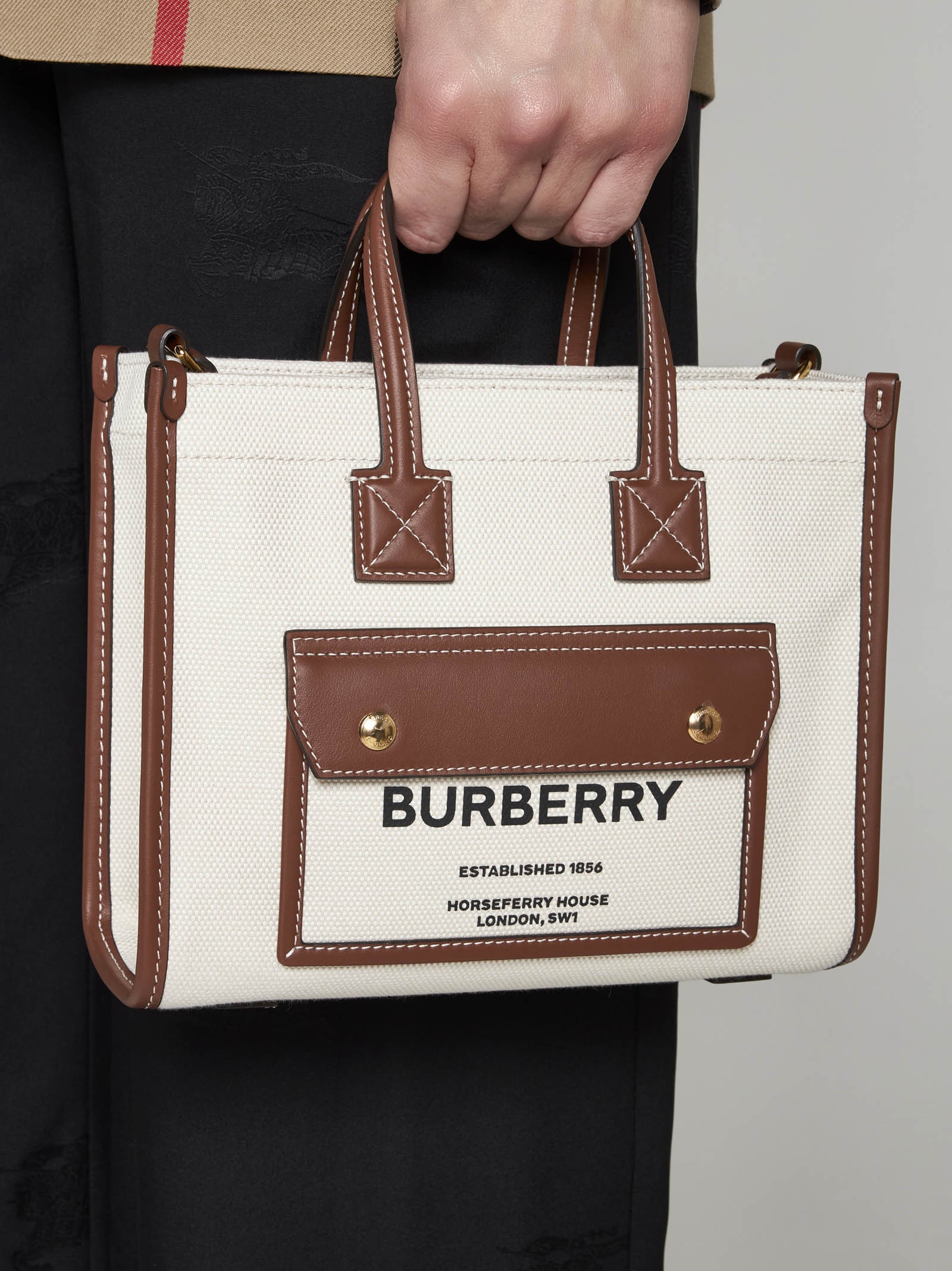 Burberry Check Card Case With Detachable Chain Strap in Natural