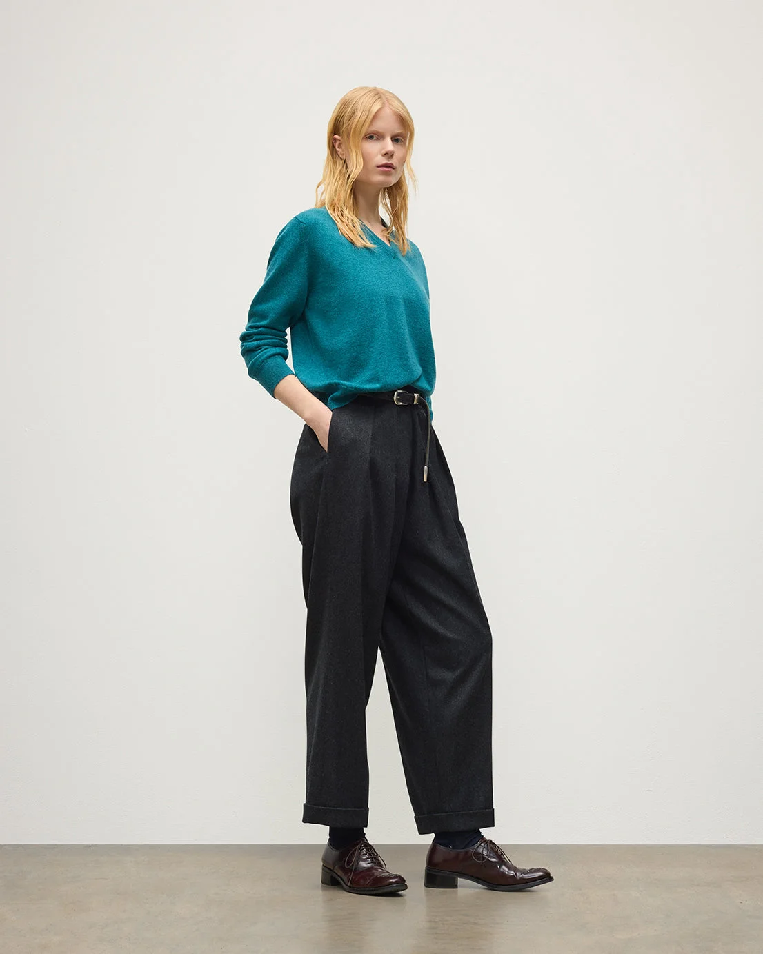 Lunan Classic Green Cashmere V Neck Jumper - 1
