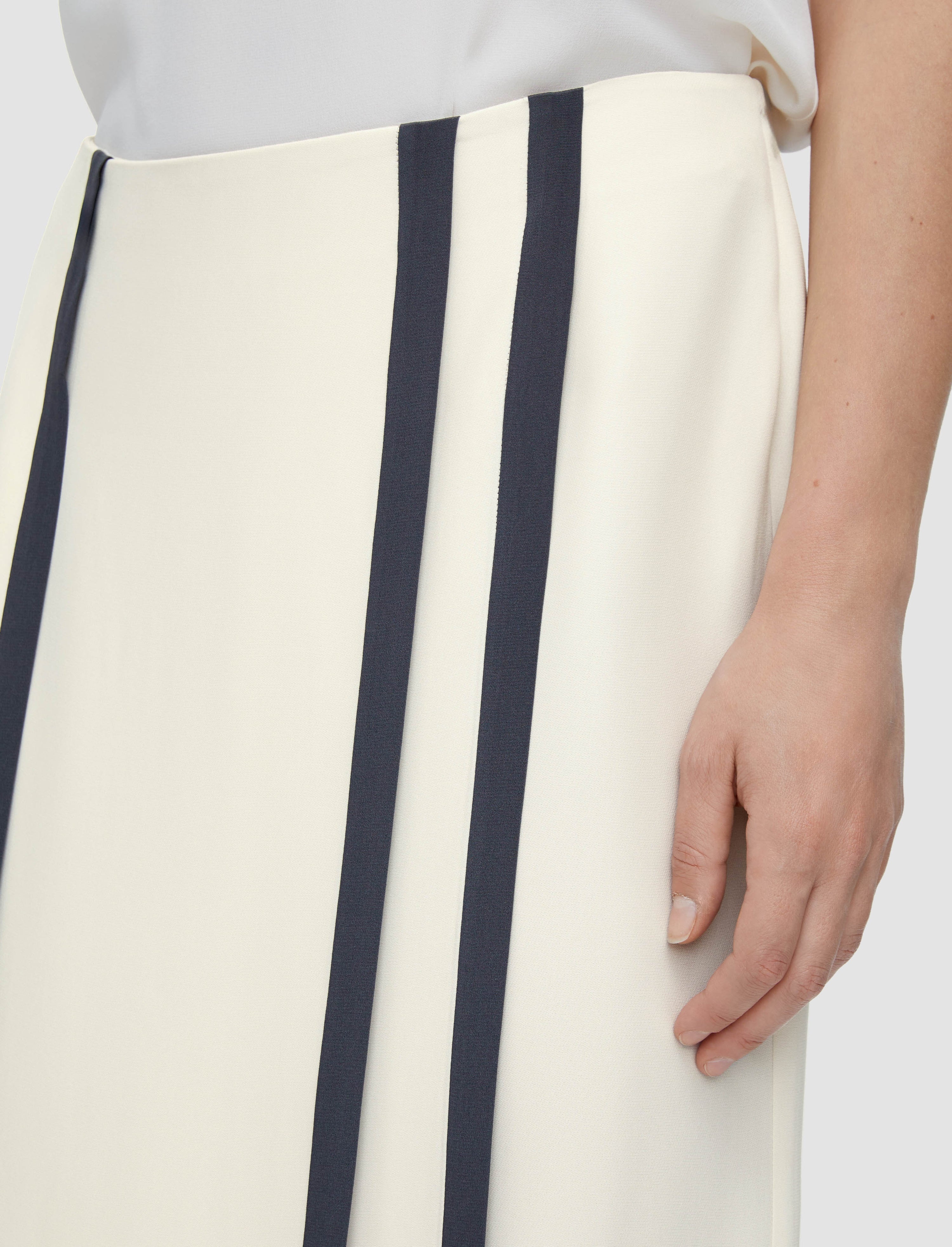 Heavy Silk Crepe Animation Iris Skirt - 4