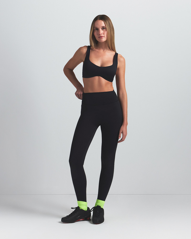 NikeSKIMS Matte Women's Shaping Scoop Bra 4