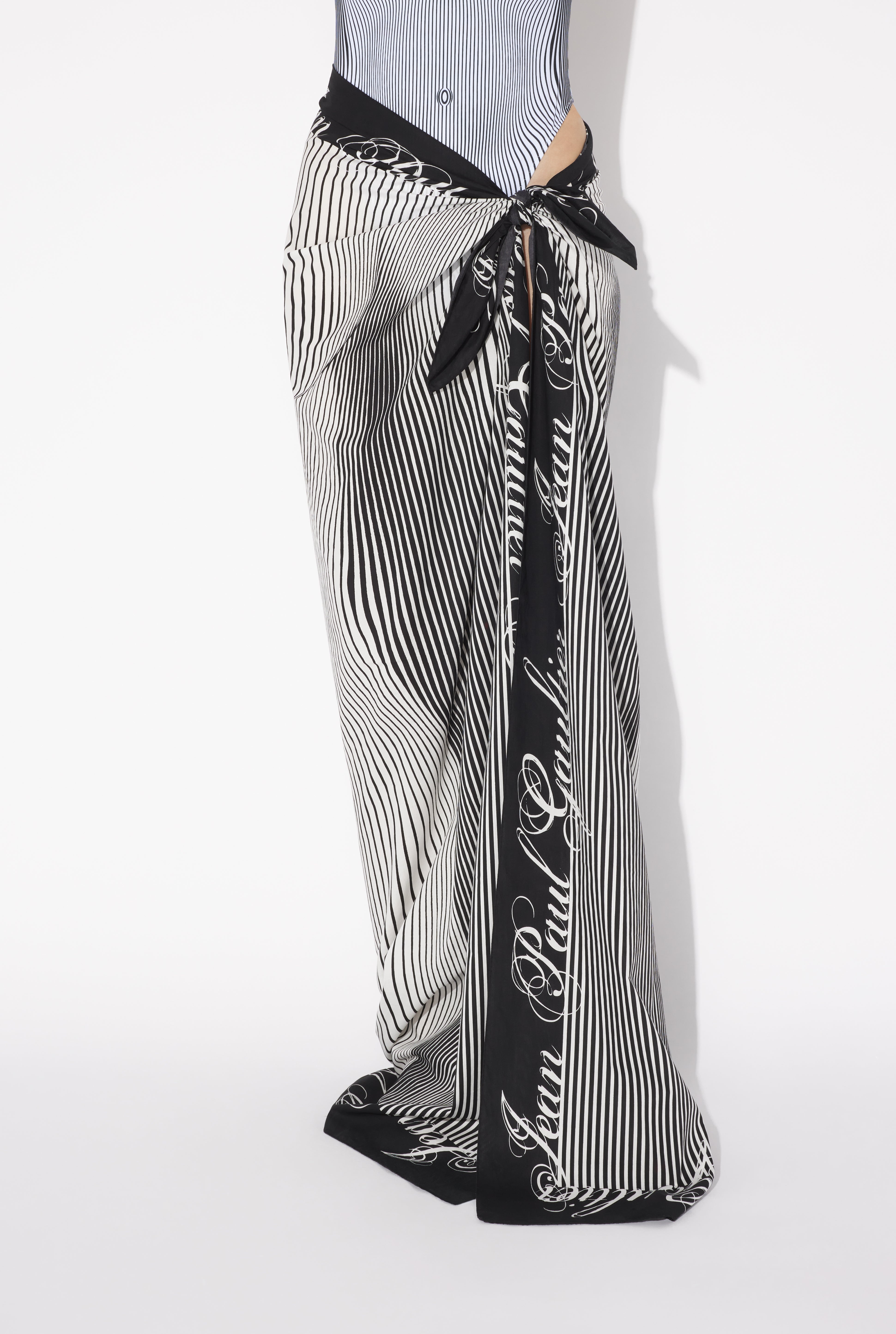 THE PINSTRIPES BODY MORPHING SARONG - 3
