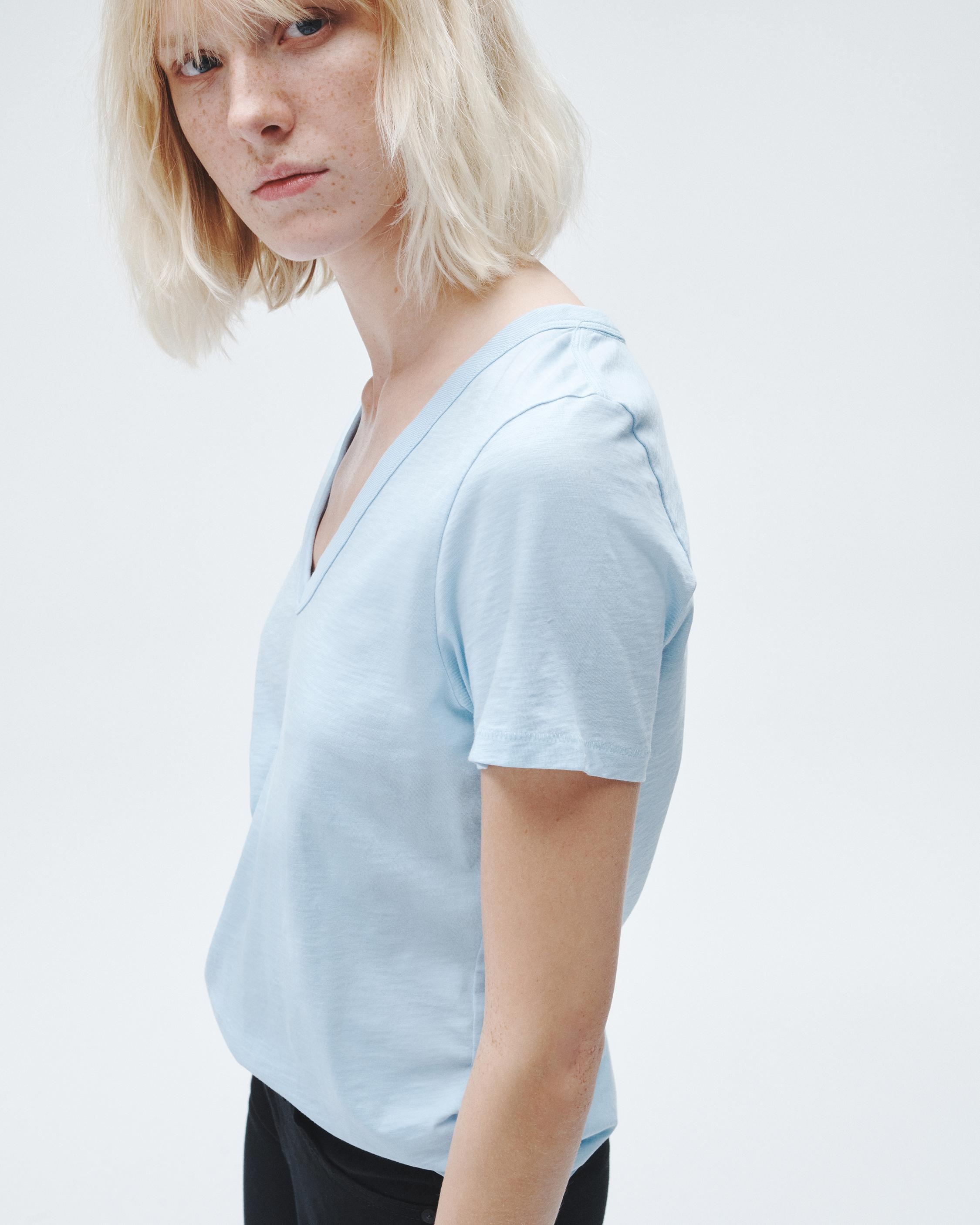 The Slub Vee
Organic Pima Cotton T-Shirt - 4