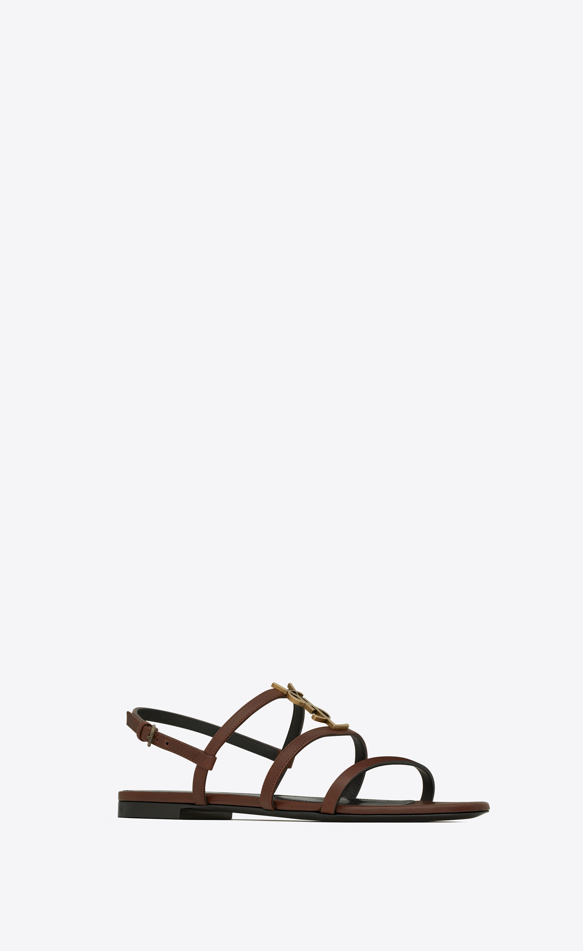 cassandra flat sandals in smooth leather with gold-tone monogram - 3