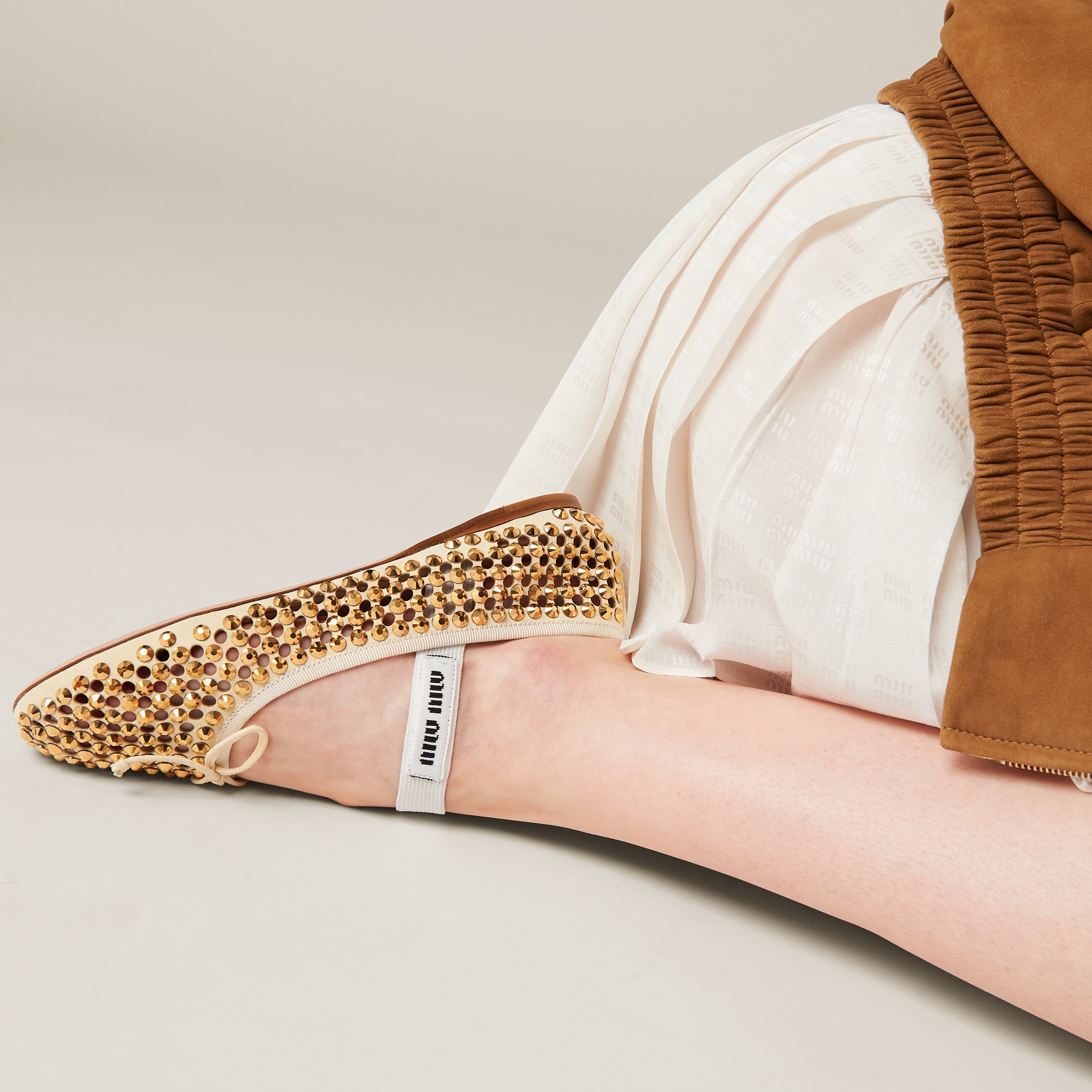 【関税&送料込】Miu Miu Satin Ballerinas Miu Miu Satin ballerinas for Women - Red in UAE | Level Shoes