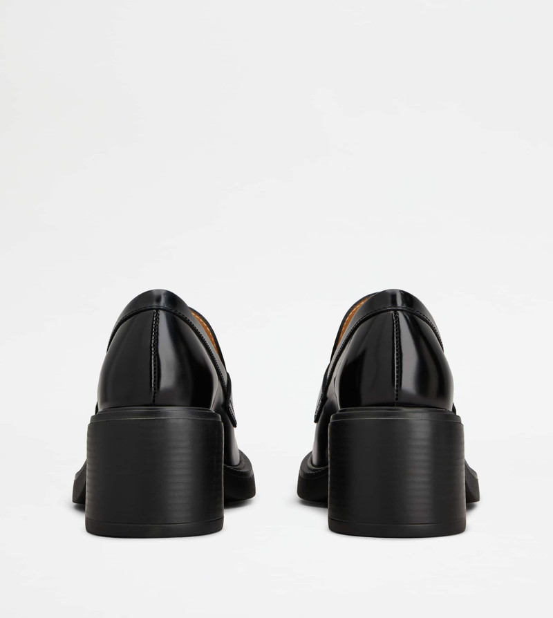 Tod's LOAFERS IN LEATHER - BLACK outlook